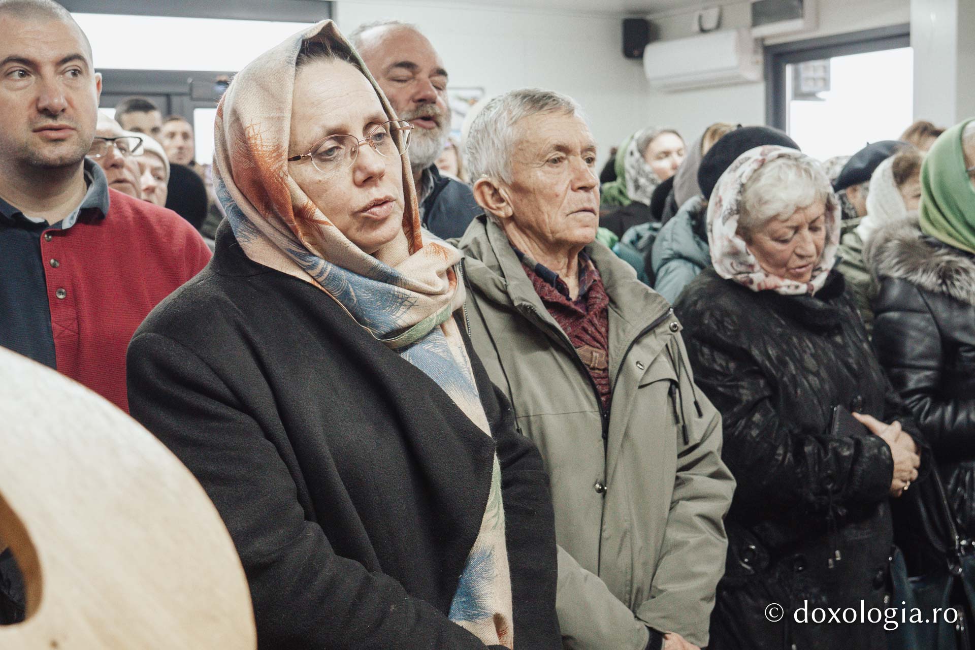 Zi de sărbătoare în Iași: Parohia „Sfântul Ierarh Iosif cel Milostiv” Bucium a primit vizita arhierească și un nou spațiu de rugăciune