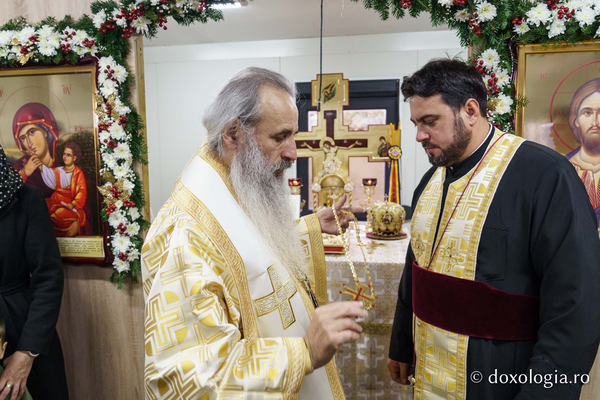 Zi de sărbătoare în Iași: Parohia „Sfântul Ierarh Iosif cel Milostiv” Bucium a primit vizita arhierească și un nou spațiu de rugăciune