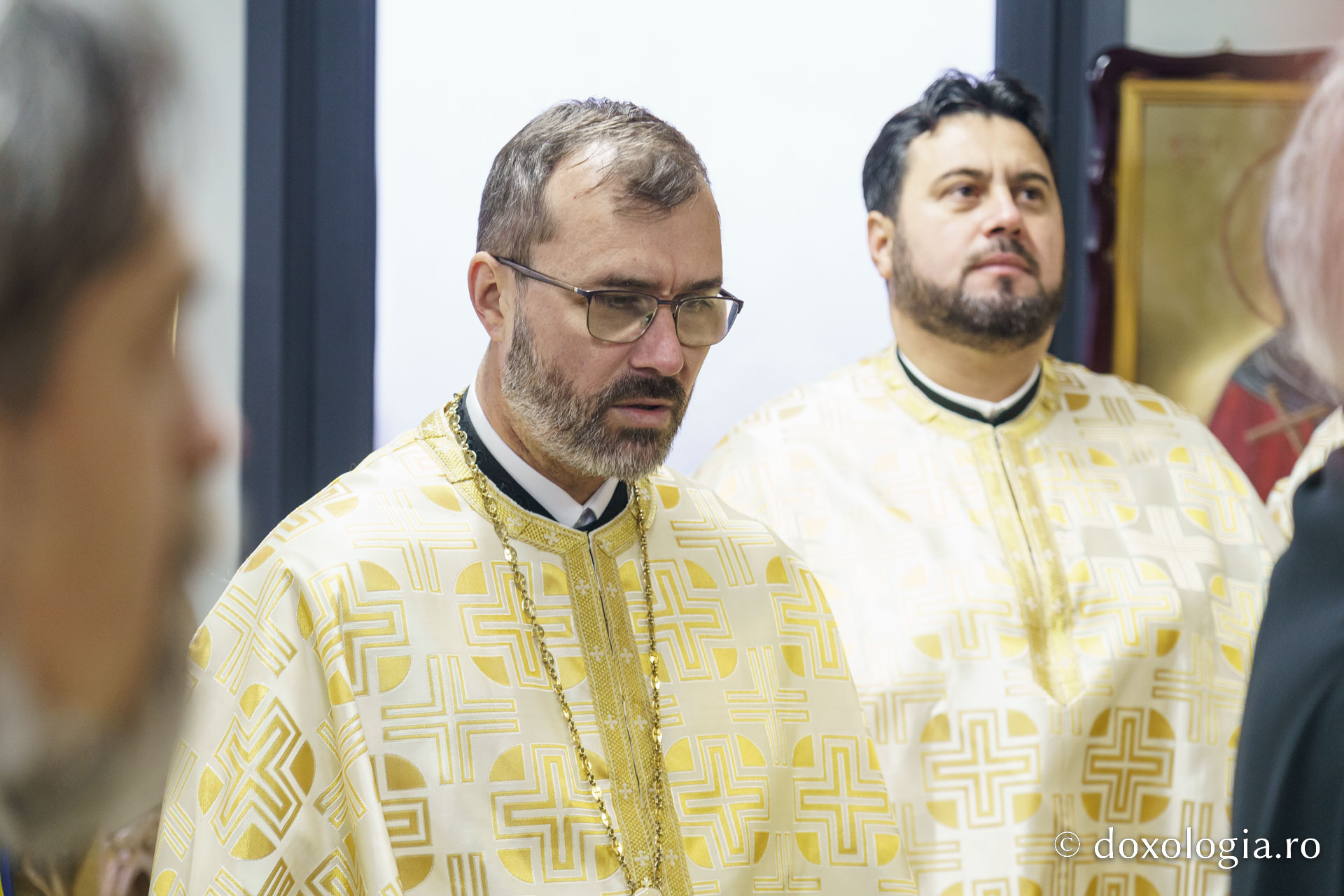 Zi de sărbătoare în Iași: Parohia „Sfântul Ierarh Iosif cel Milostiv” Bucium a primit vizita arhierească și un nou spațiu de rugăciune