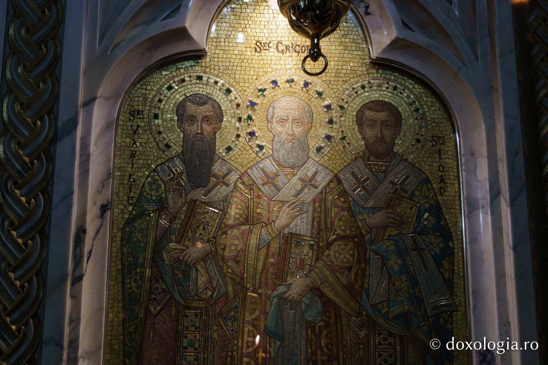 Sfântă Liturghie arhierească și hirotonie în Duminica de după Nașterea Domnului, la Mănăstirea „Sfinții Trei Ierarhi” din Iași