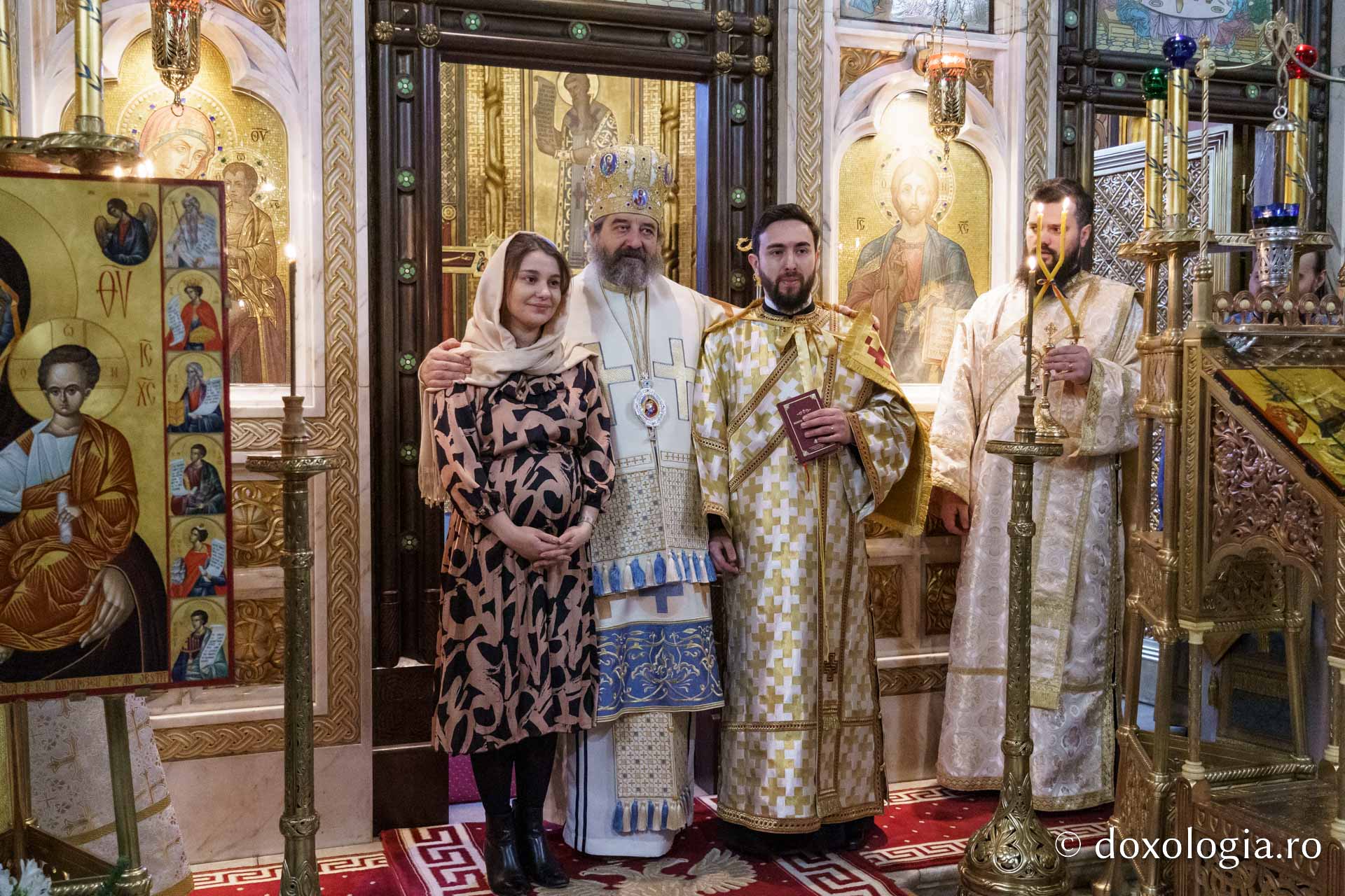 Sfântă Liturghie arhierească și hirotonie în Duminica de după Nașterea Domnului, la Mănăstirea „Sfinții Trei Ierarhi” din Iași