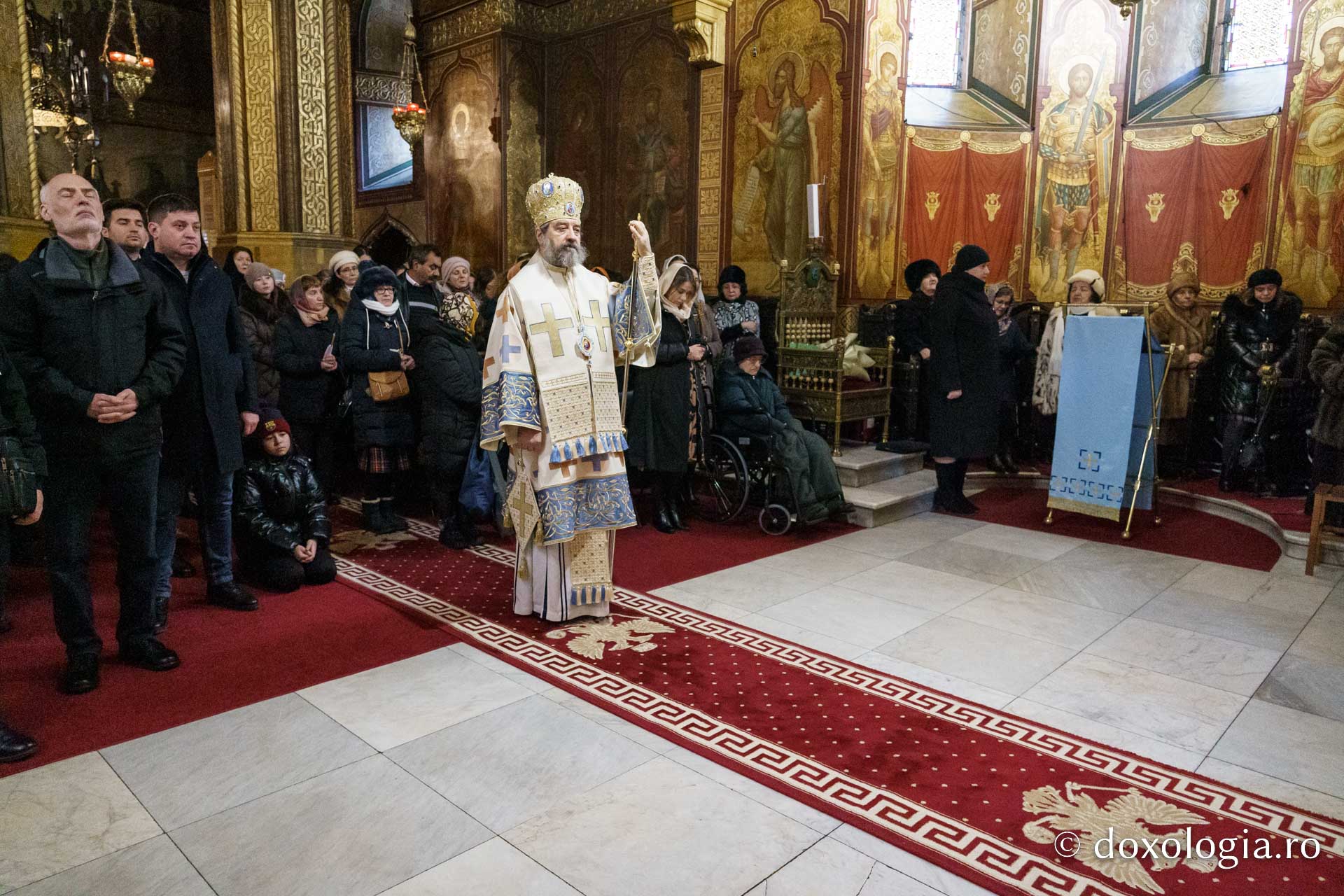 Sfântă Liturghie arhierească și hirotonie în Duminica de după Nașterea Domnului, la Mănăstirea „Sfinții Trei Ierarhi” din Iași