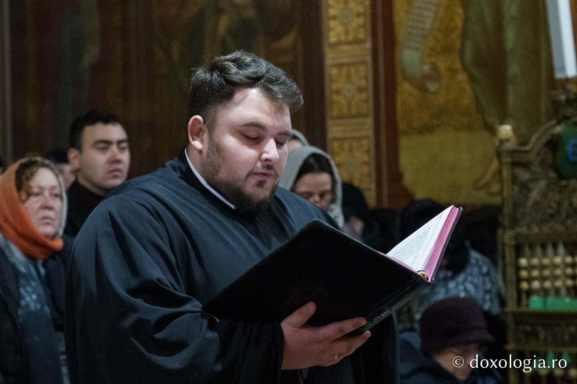 Sfântă Liturghie arhierească și hirotonie în Duminica de după Nașterea Domnului, la Mănăstirea „Sfinții Trei Ierarhi” din Iași