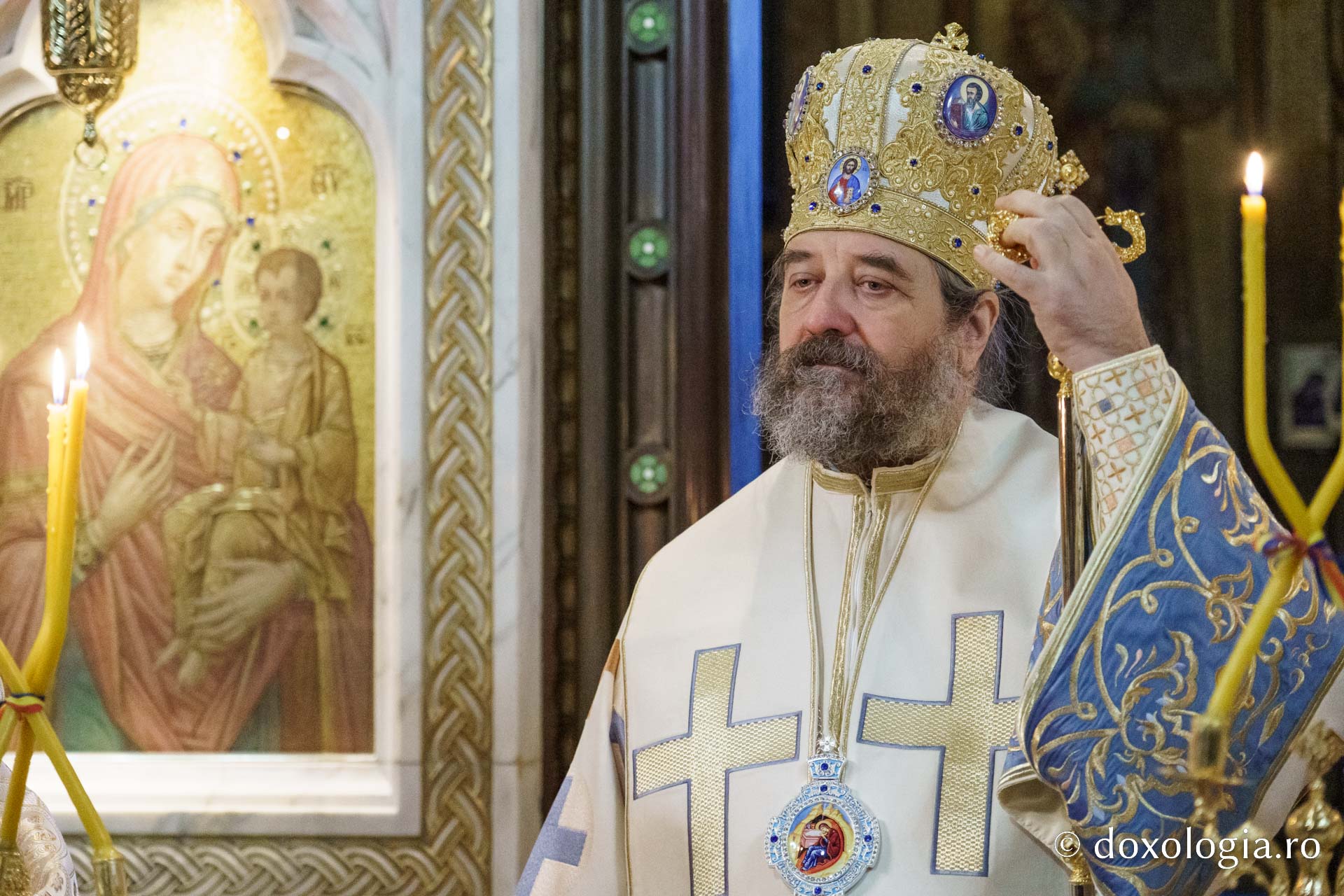 Sfântă Liturghie arhierească și hirotonie în Duminica de după Nașterea Domnului, la Mănăstirea „Sfinții Trei Ierarhi” din Iași