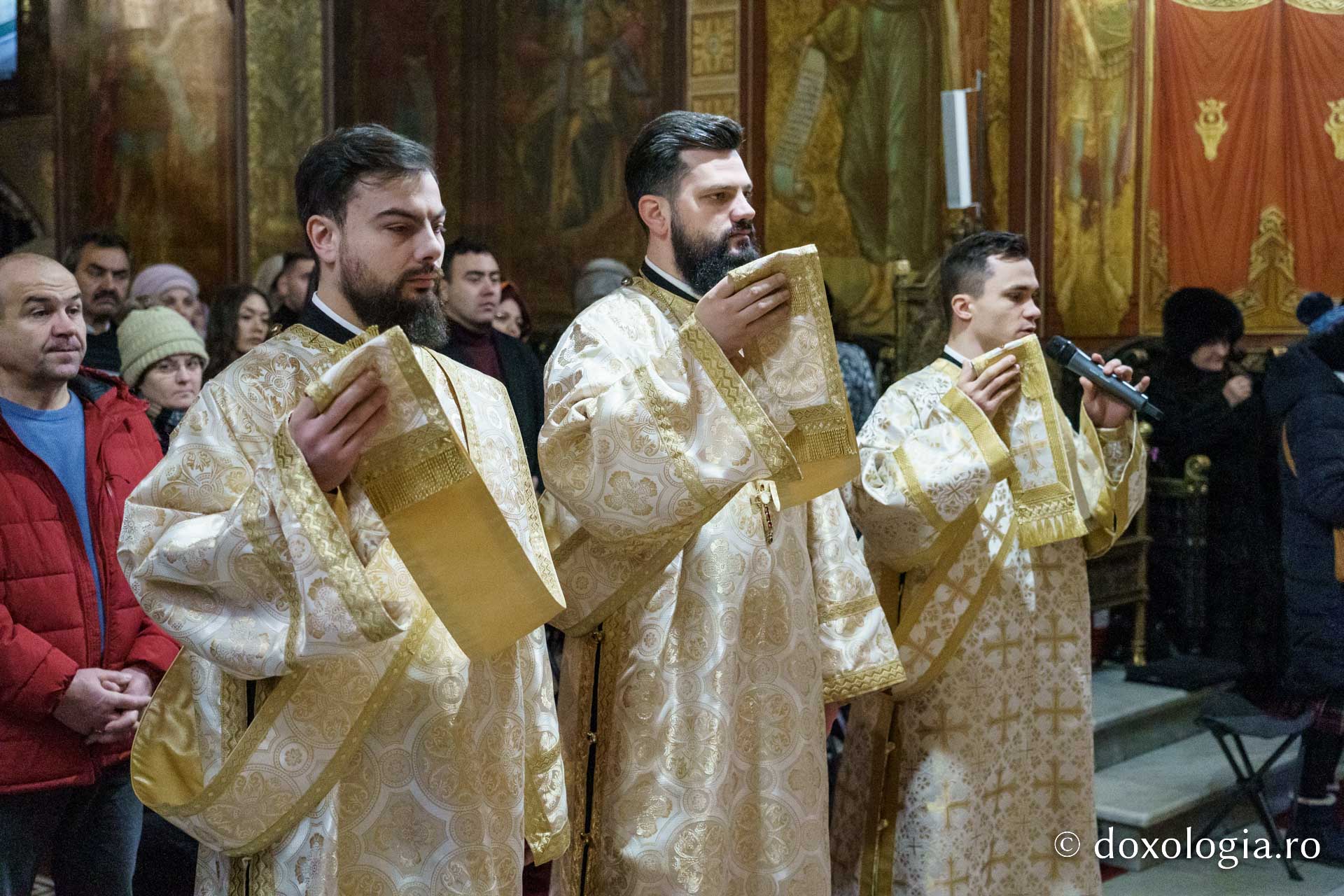 Sfântă Liturghie arhierească și hirotonie în Duminica de după Nașterea Domnului, la Mănăstirea „Sfinții Trei Ierarhi” din Iași
