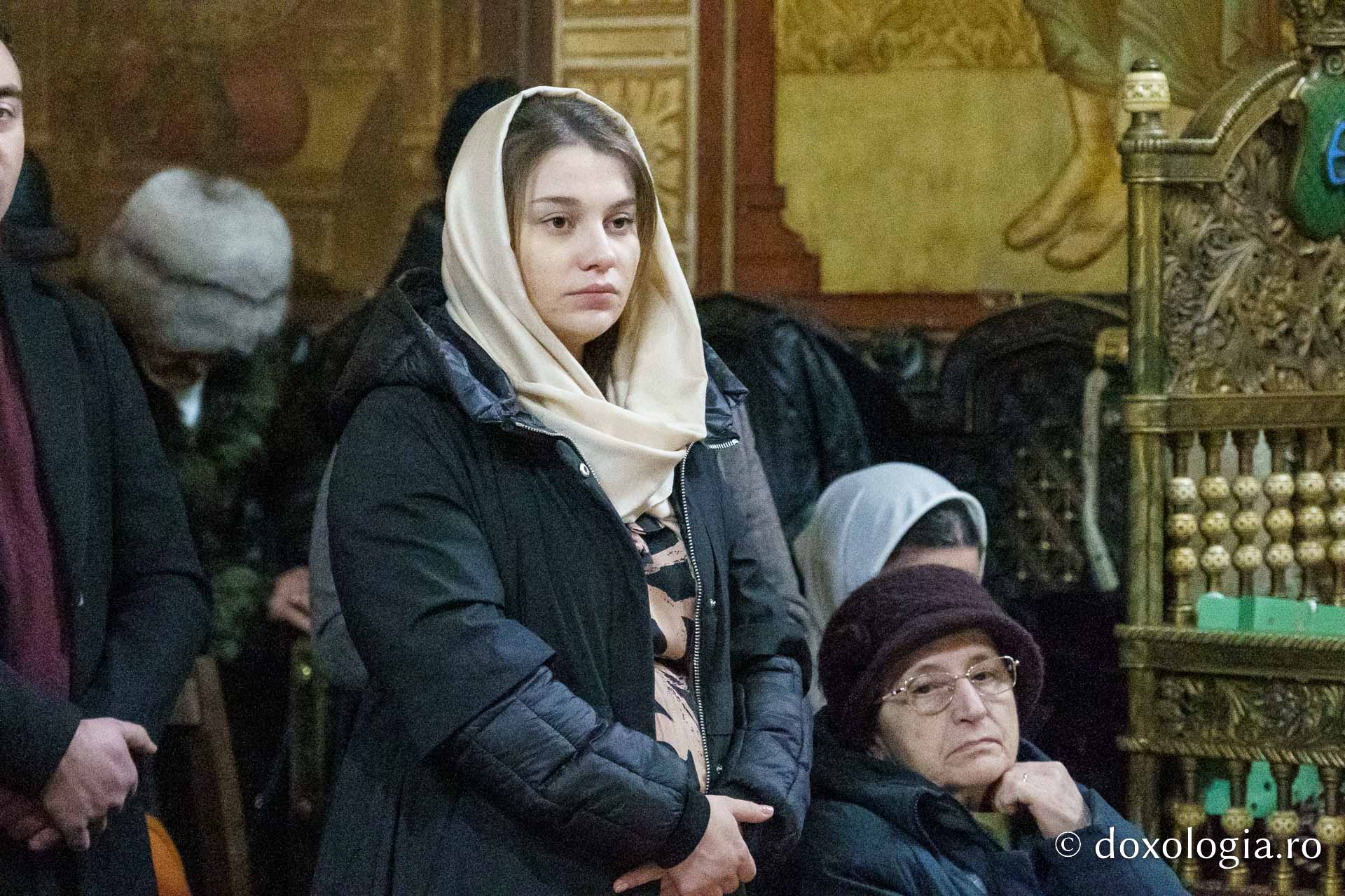 Sfântă Liturghie arhierească și hirotonie în Duminica de după Nașterea Domnului, la Mănăstirea „Sfinții Trei Ierarhi” din Iași