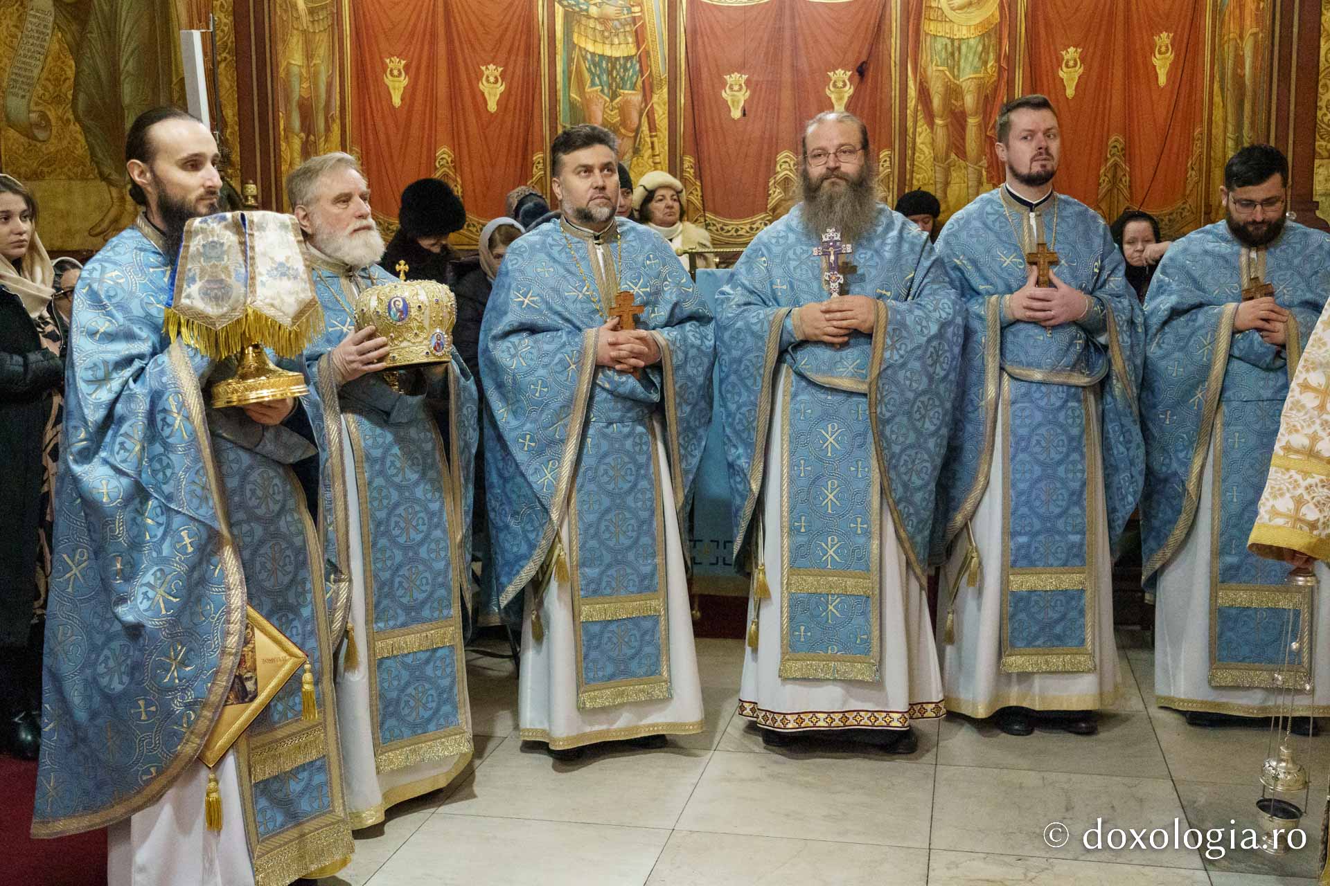 Sfântă Liturghie arhierească și hirotonie în Duminica de după Nașterea Domnului, la Mănăstirea „Sfinții Trei Ierarhi” din Iași