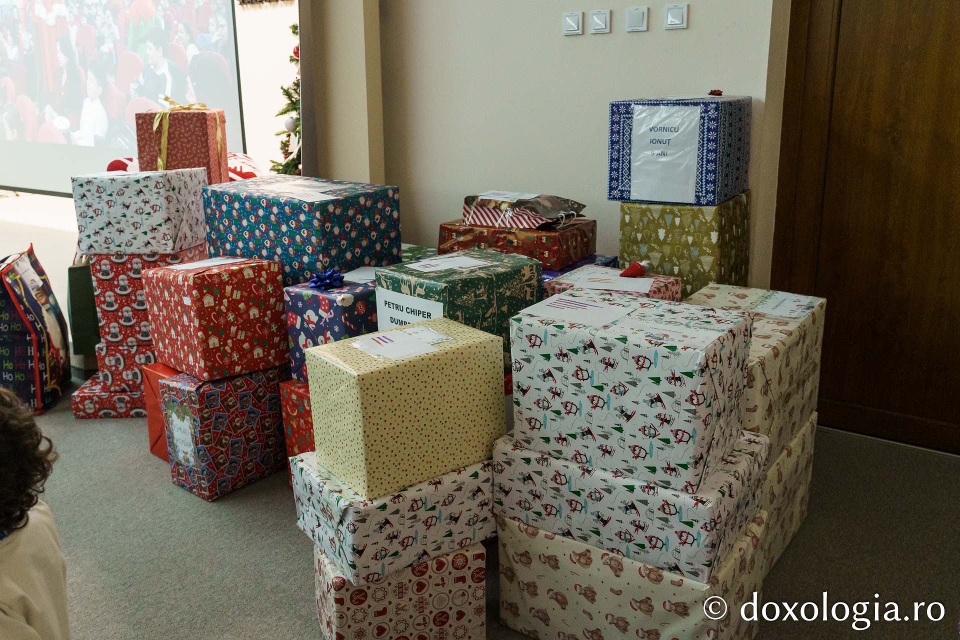 Bucurie la Serbarea de Crăciun organizată de Fundația Antibiotice „Știință și Suflet”