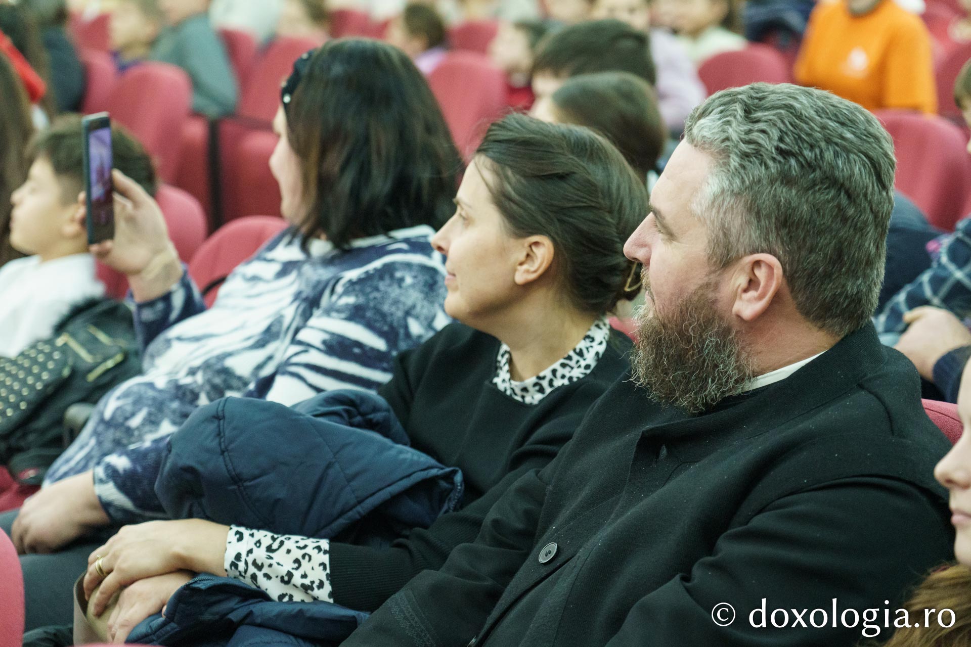 Bucurie la Serbarea de Crăciun organizată de Fundația Antibiotice „Știință și Suflet”