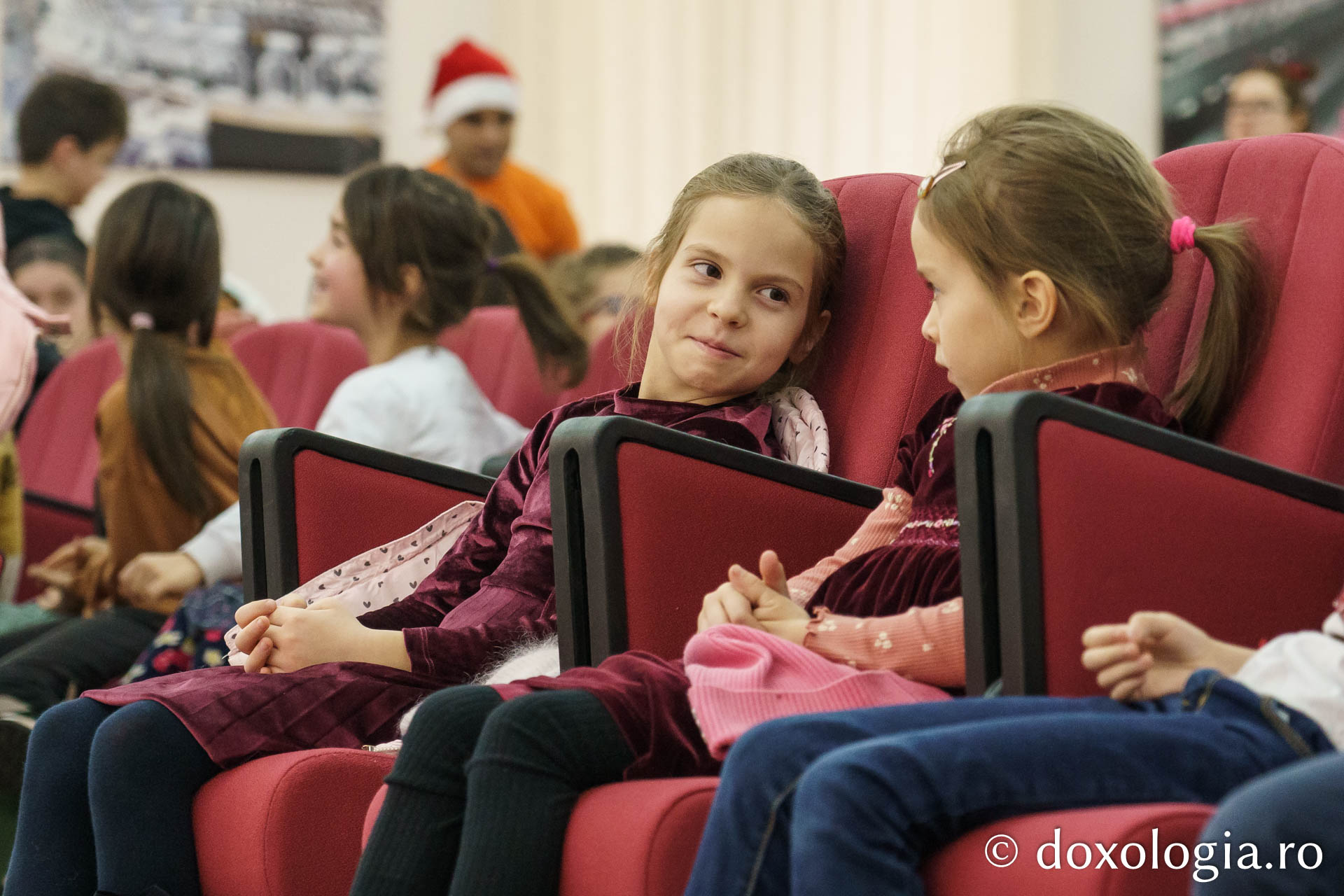 Bucurie la Serbarea de Crăciun organizată de Fundația Antibiotice „Știință și Suflet”