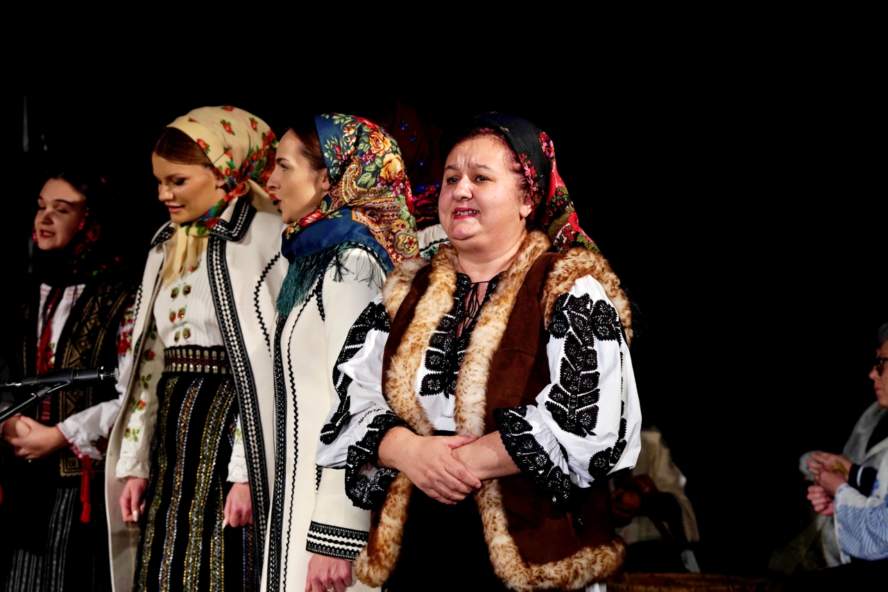 Despre colind, la Piatra Neamț: „Aceasta este vestea bună, aceasta este binecuvântarea că Hristos s-a născut, este cu noi până la sfârșitul veacului”