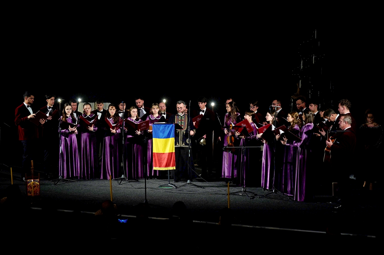 Despre colind, la Piatra Neamț: „Aceasta este vestea bună, aceasta este binecuvântarea că Hristos s-a născut, este cu noi până la sfârșitul veacului”