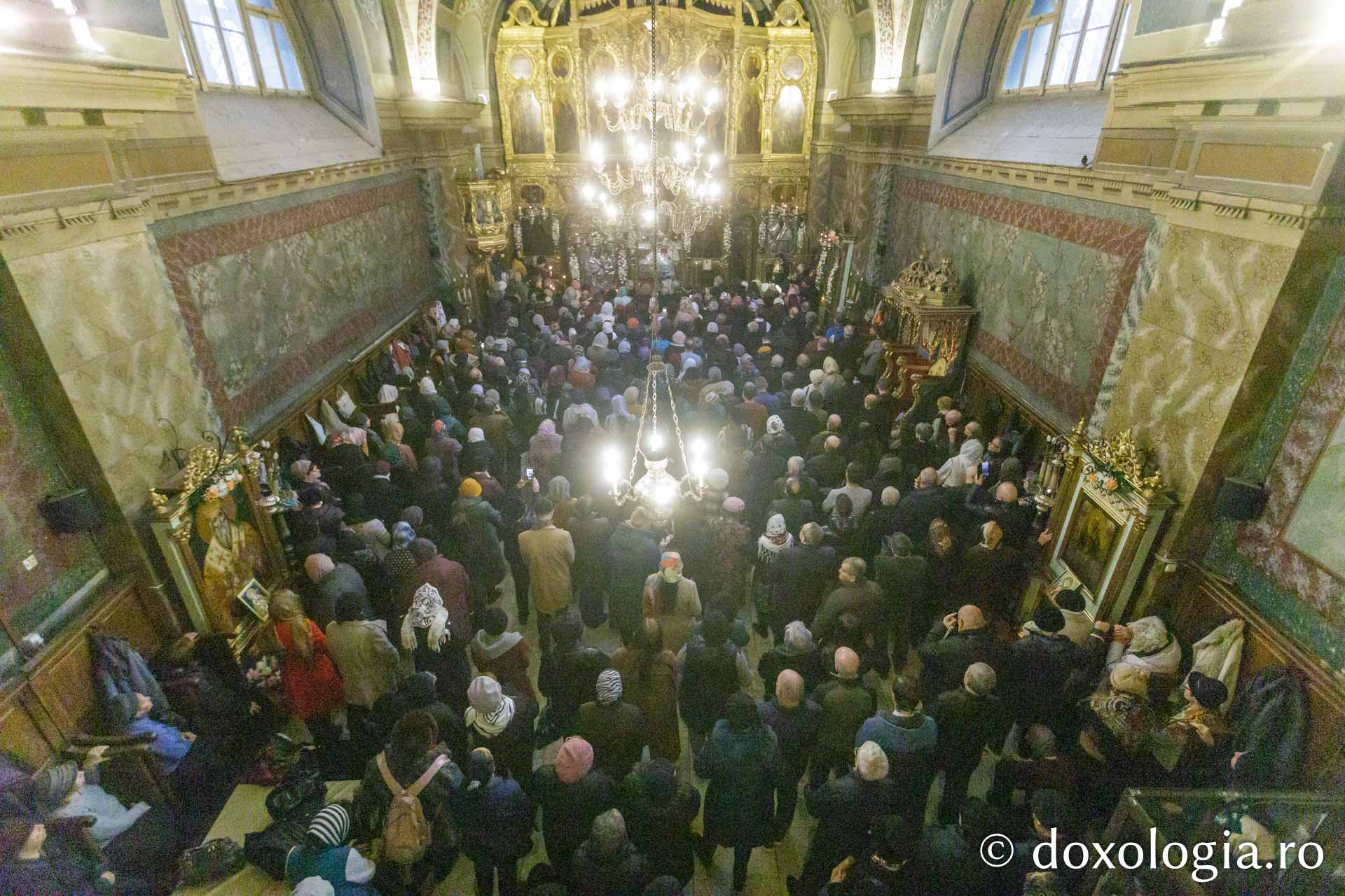 Rugăciune și binecuvântare la hramul Bisericii „Sfântul Spiridon” din Iași