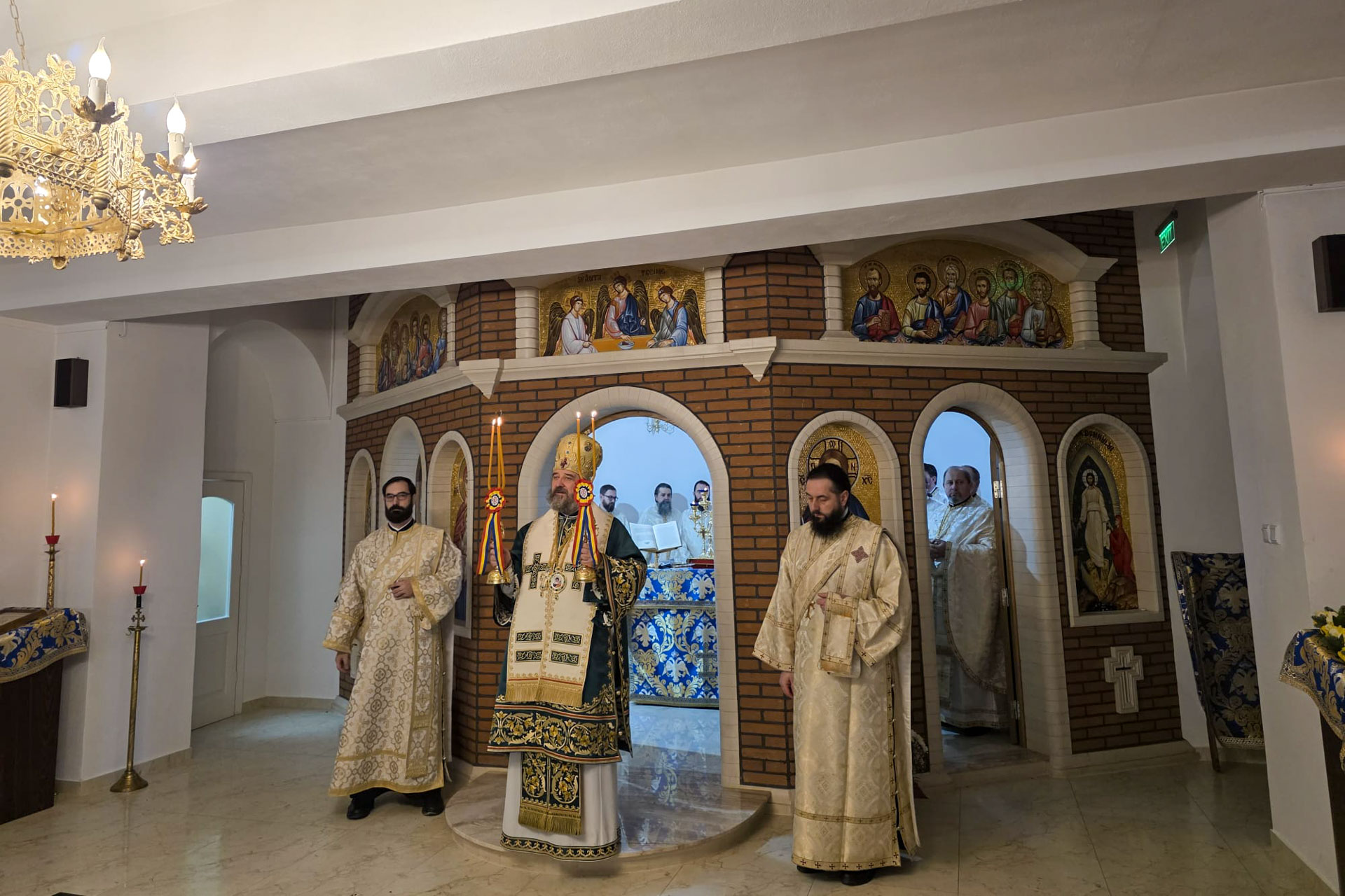 Liturghie arhierească la sărbătorirea celui de-al doilea hram închinat Sfinților Cleopa și Paisie, la Parohia „Învierea Domnului” din Dorohoi