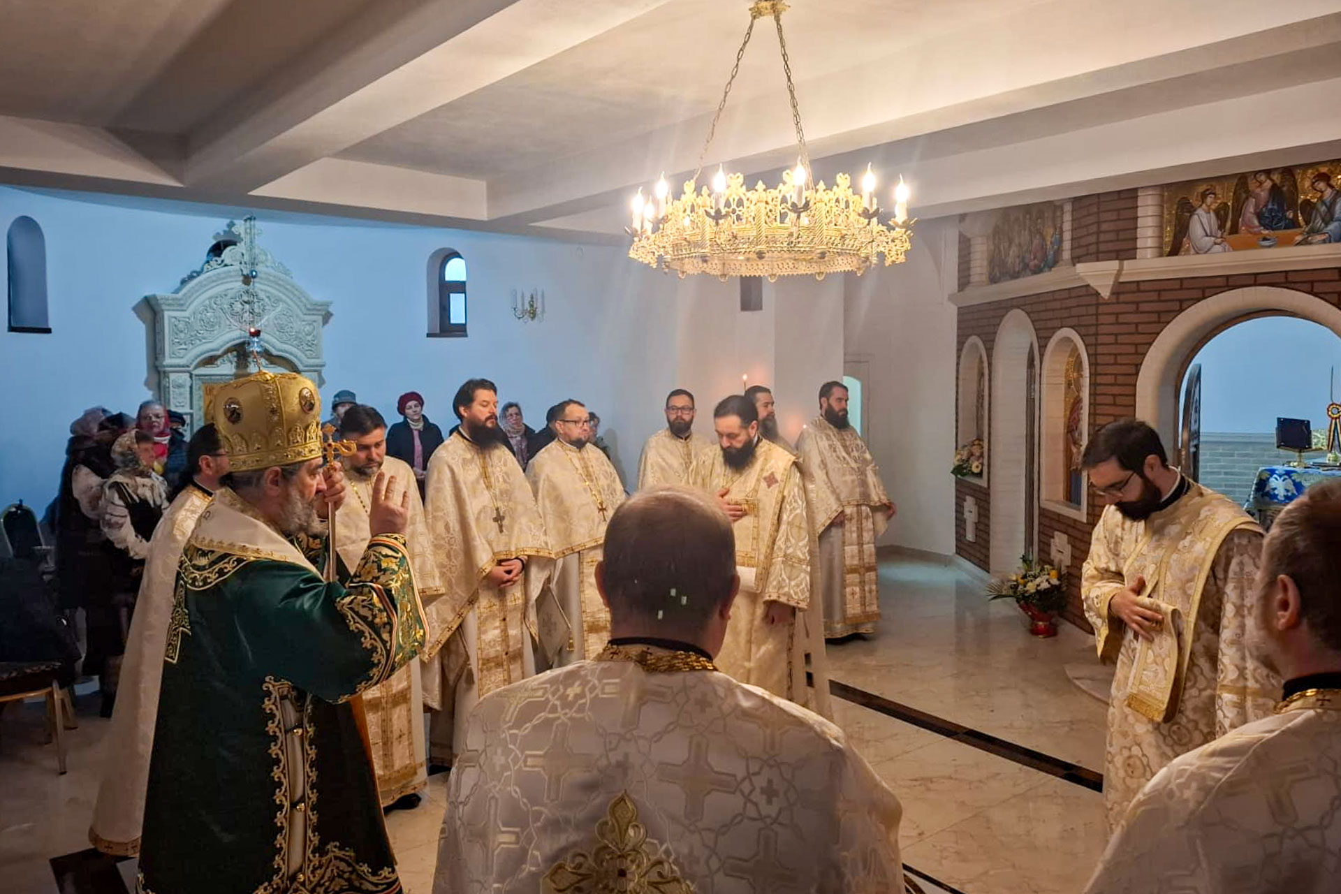 Liturghie arhierească la sărbătorirea celui de-al doilea hram închinat Sfinților Cleopa și Paisie, la Parohia „Învierea Domnului” din Dorohoi
