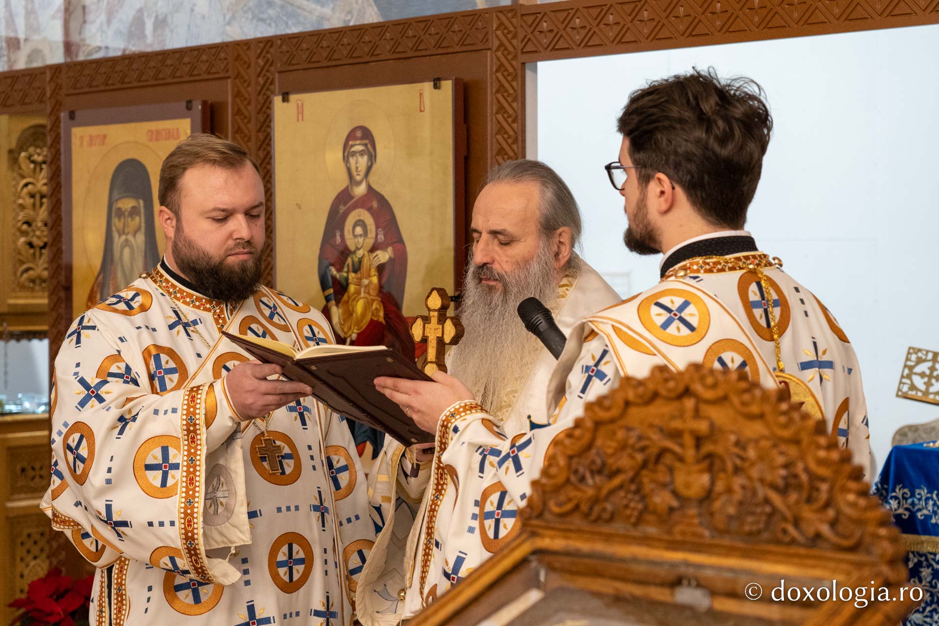 IPS Teofan la Mănăstirea Cetățuia: „Sufletul nostru să devină peștera care Îl primește pe Domnul Hristos”