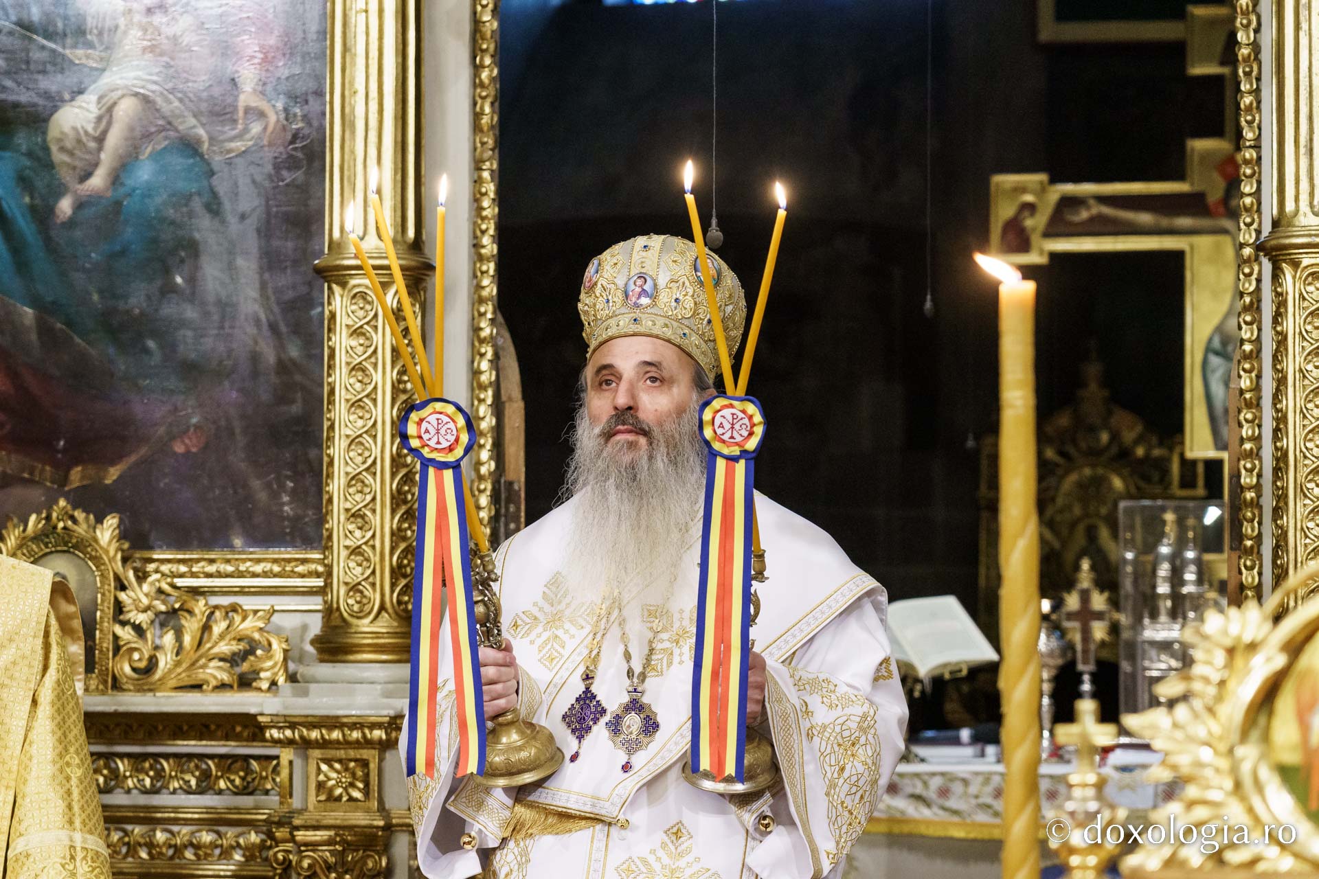 Bucuria Nașterii Domnului, la Catedrala din Iași: „Este zi de mare nădejde pentru om pentru că astfel el se ridică la Cer”