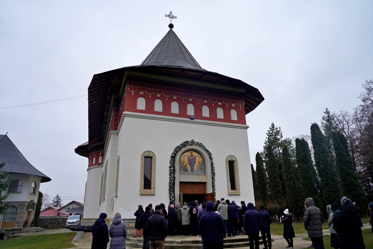 Cinstirea Sfântului Nicolae la Mănăstirea Popăuți: „”