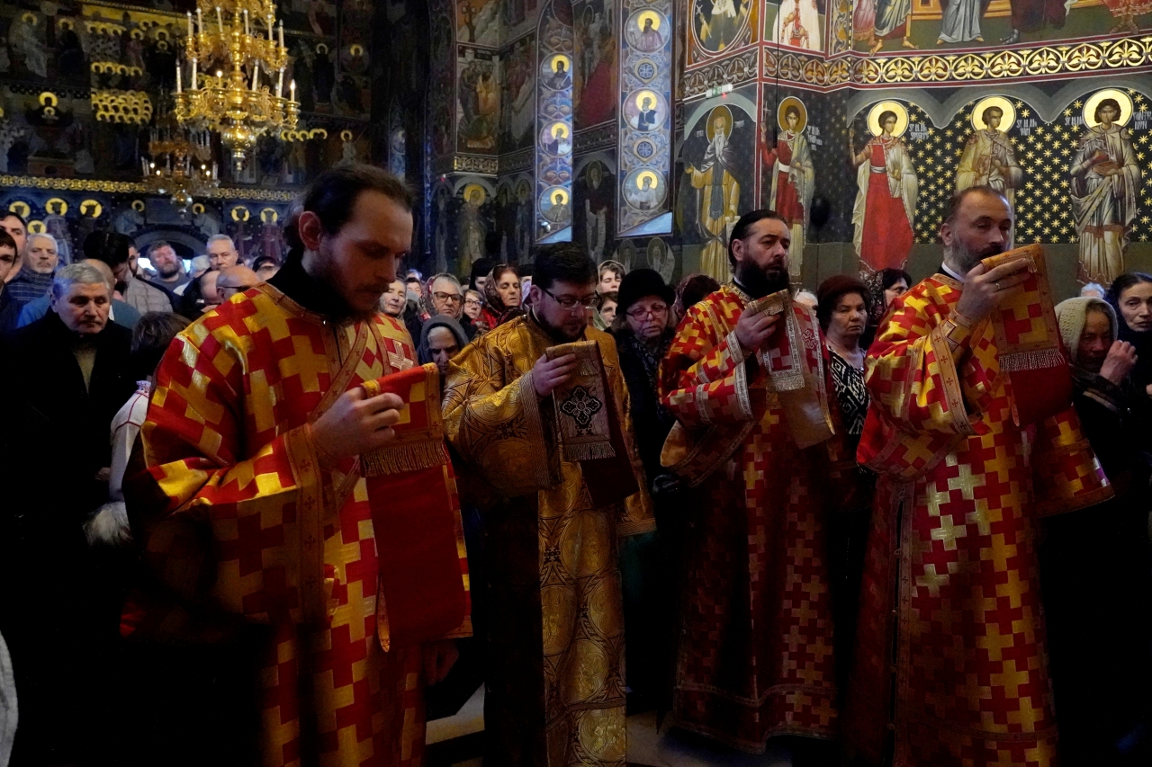 Cinstirea Sfântului Nicolae la Mănăstirea Popăuți: „”