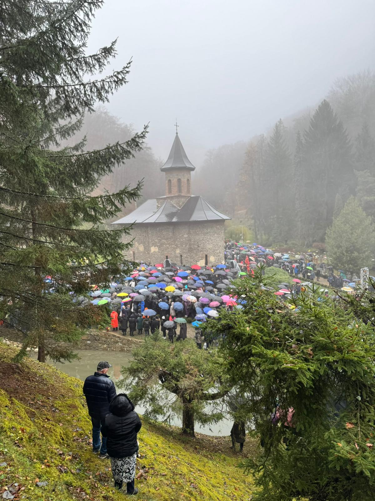 De la fotografia evitată la icoana strânsă la piept – cum am ajuns să-l cunosc pe Sfântul Arsenie de la Prislop