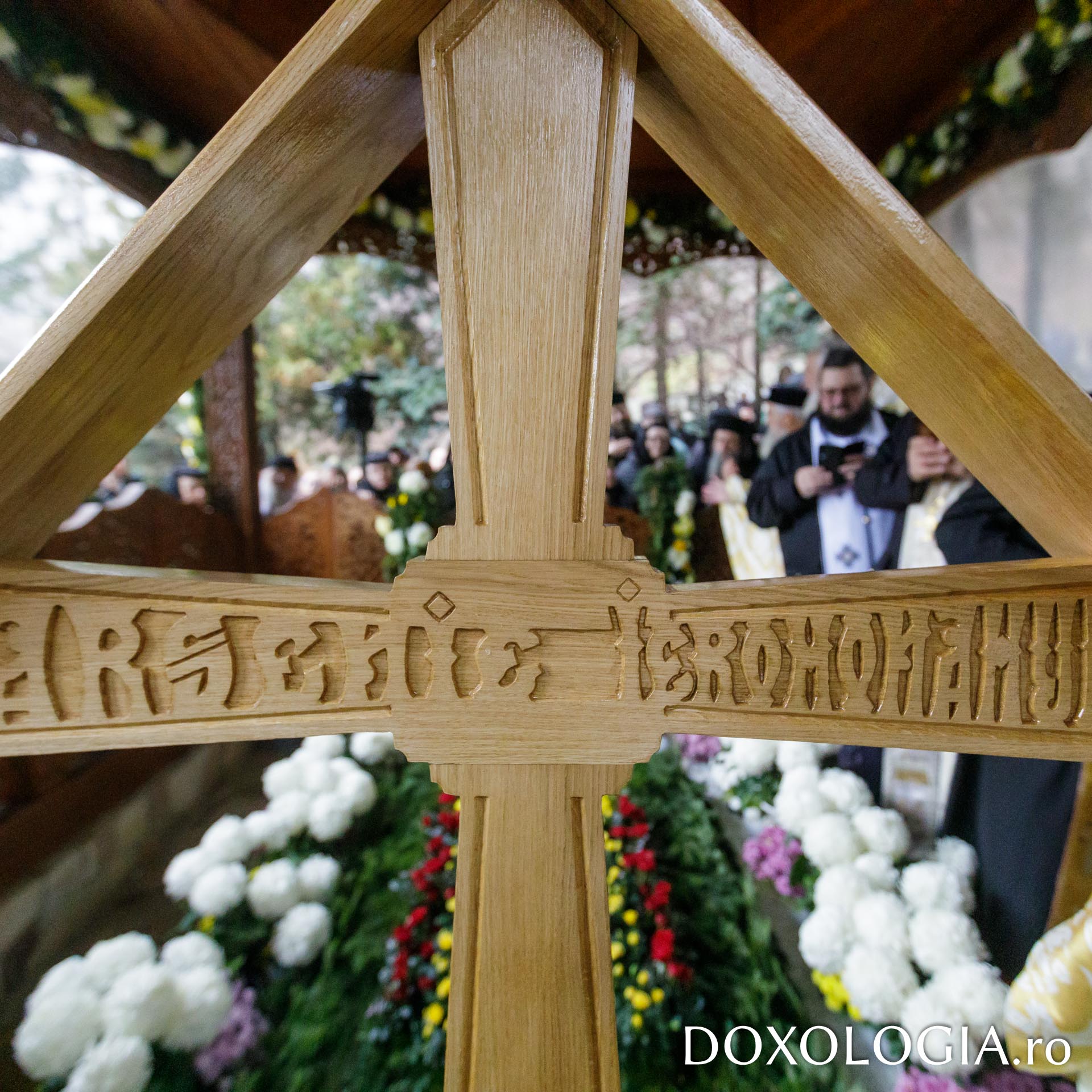 De la fotografia evitată la icoana strânsă la piept – cum am ajuns să-l cunosc pe Sfântul Arsenie de la Prislop