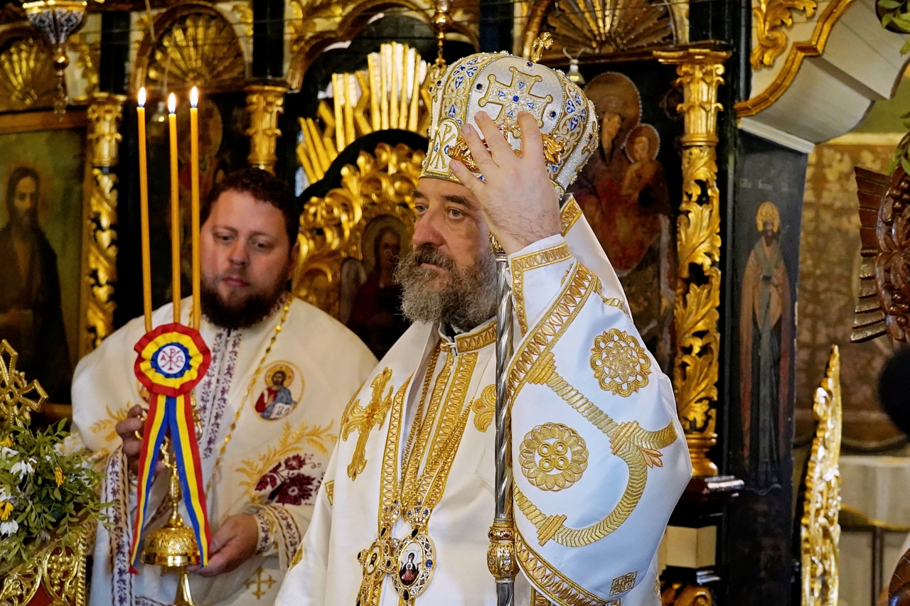 „Avem o responsabilitate față de această invitație, de chemarea la Cina Domnului: să ne împărtășim cu Sfintele Taine”, le-a transmis PS Nichifor Botoșăneanul credincioșilor din Săvinești