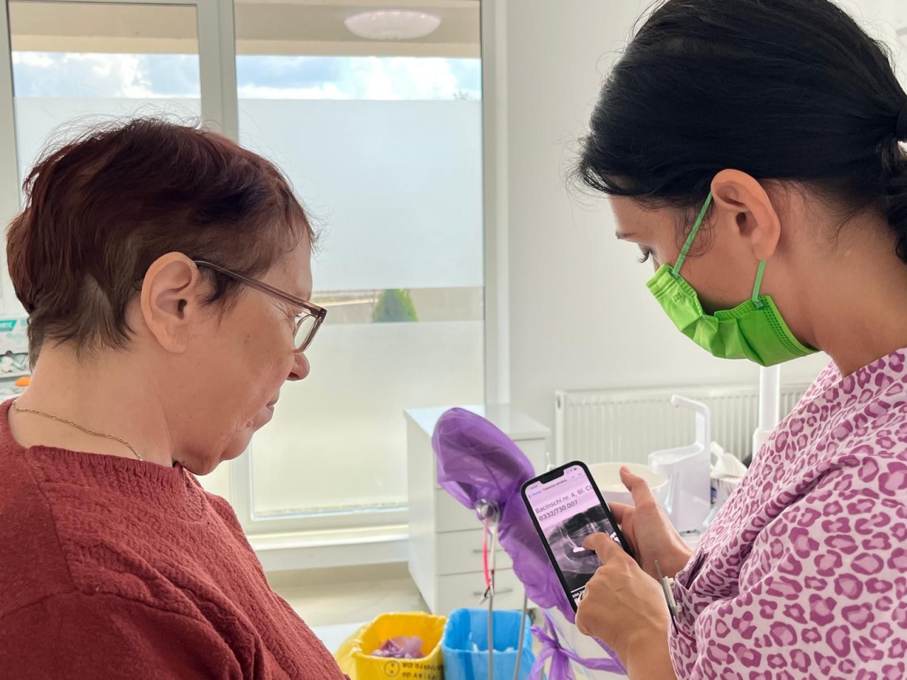 Zâmbetul care nu îmbătrânește”, un proiect umanitar ce redă demnitatea și încrederea seniorilor