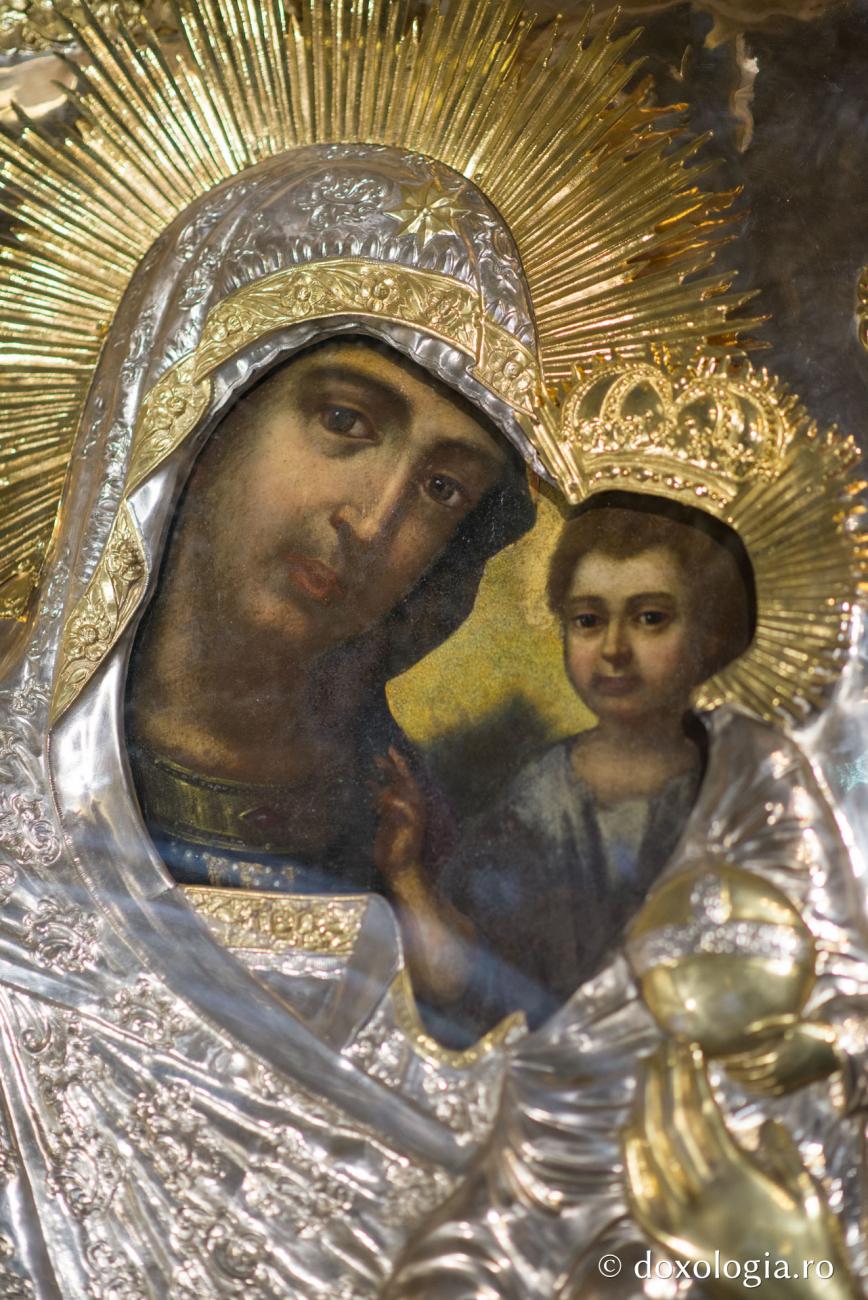 De ce a plâns Maica Domnului din icoana de la Mănăstirea Socola