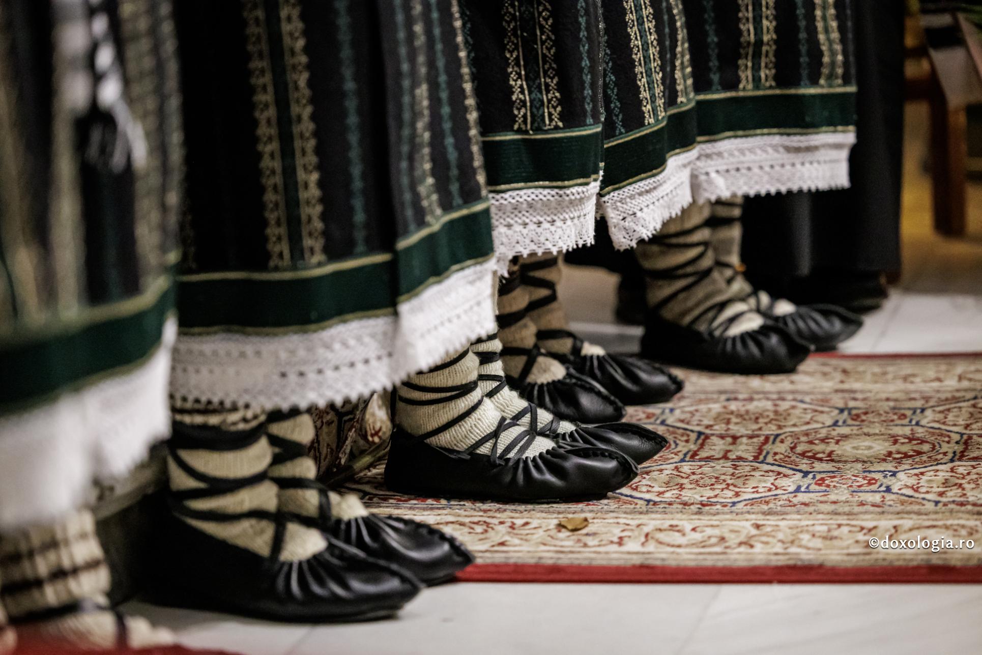 opinci - costul popular femei