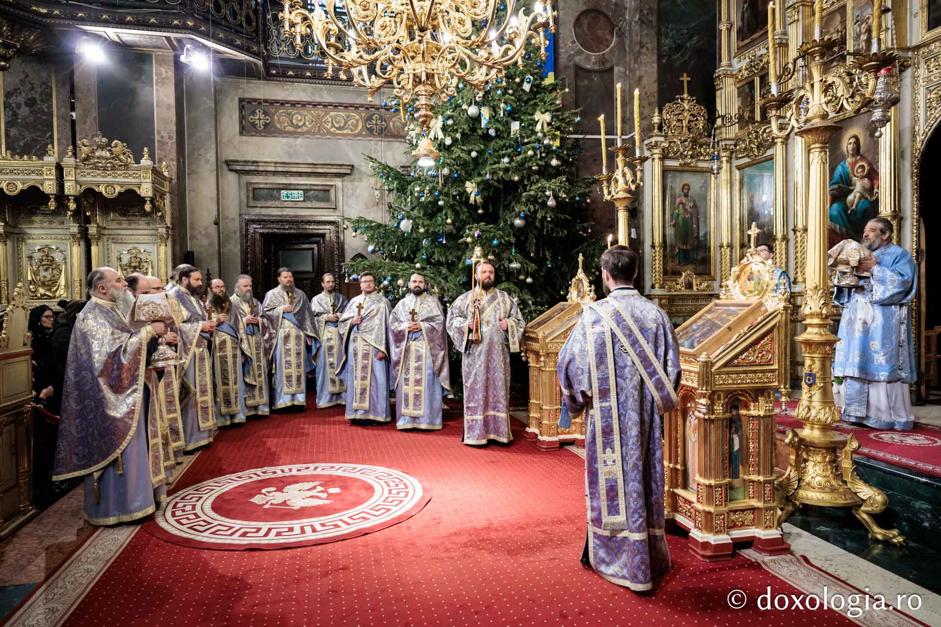 Botezul Domnului, sărbătorit la Catedrala Mitropolitană din Iași: „În drumul întoarcerii noastre spre viața cea adevărată, aghiazma mare este și ea un ajutor”