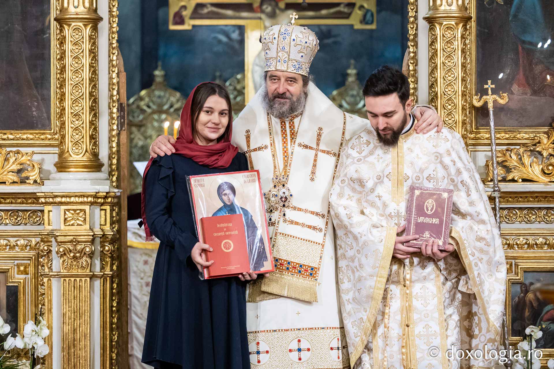 „Să ne identificăm cât mai mult cu Hristos, să gândim ca Hristos, să simțim ca Hristos și acestea să fie temelia mărturisirii credinței”, le-a transmis Episcopul Hușilor studenților teologi, la Iași