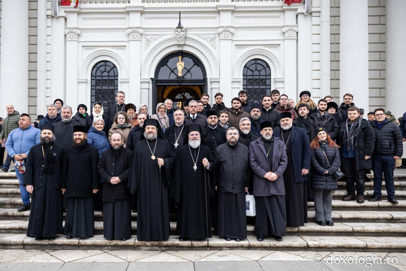 (Video) Sărbătoarea Sfinților Trei Ierarhi la Catedrala Mitropolitană: PS Ignatie și PS Nichifor Botoșăneanul, alături de profesorii și studenții teologi