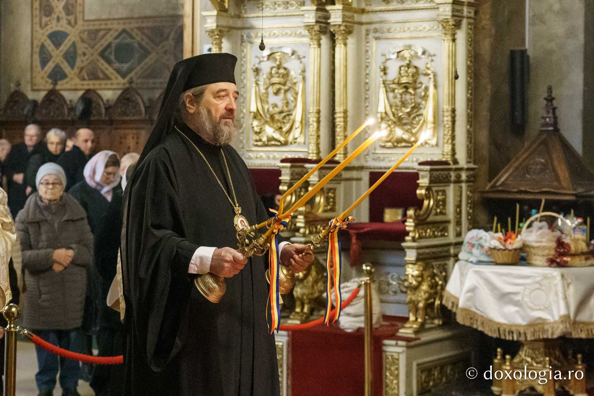 Credincioșii ieșeni au întâmpinat noul an în comuniune duhovnicească