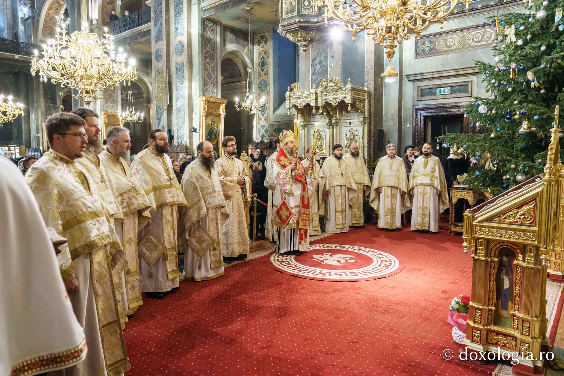 Credincioșii ieșeni au întâmpinat noul an în comuniune duhovnicească