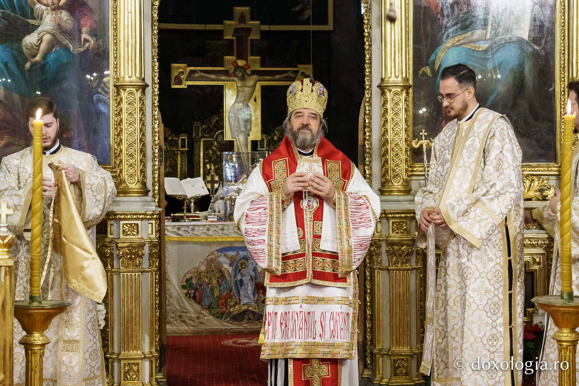 Credincioșii ieșeni au întâmpinat noul an în comuniune duhovnicească