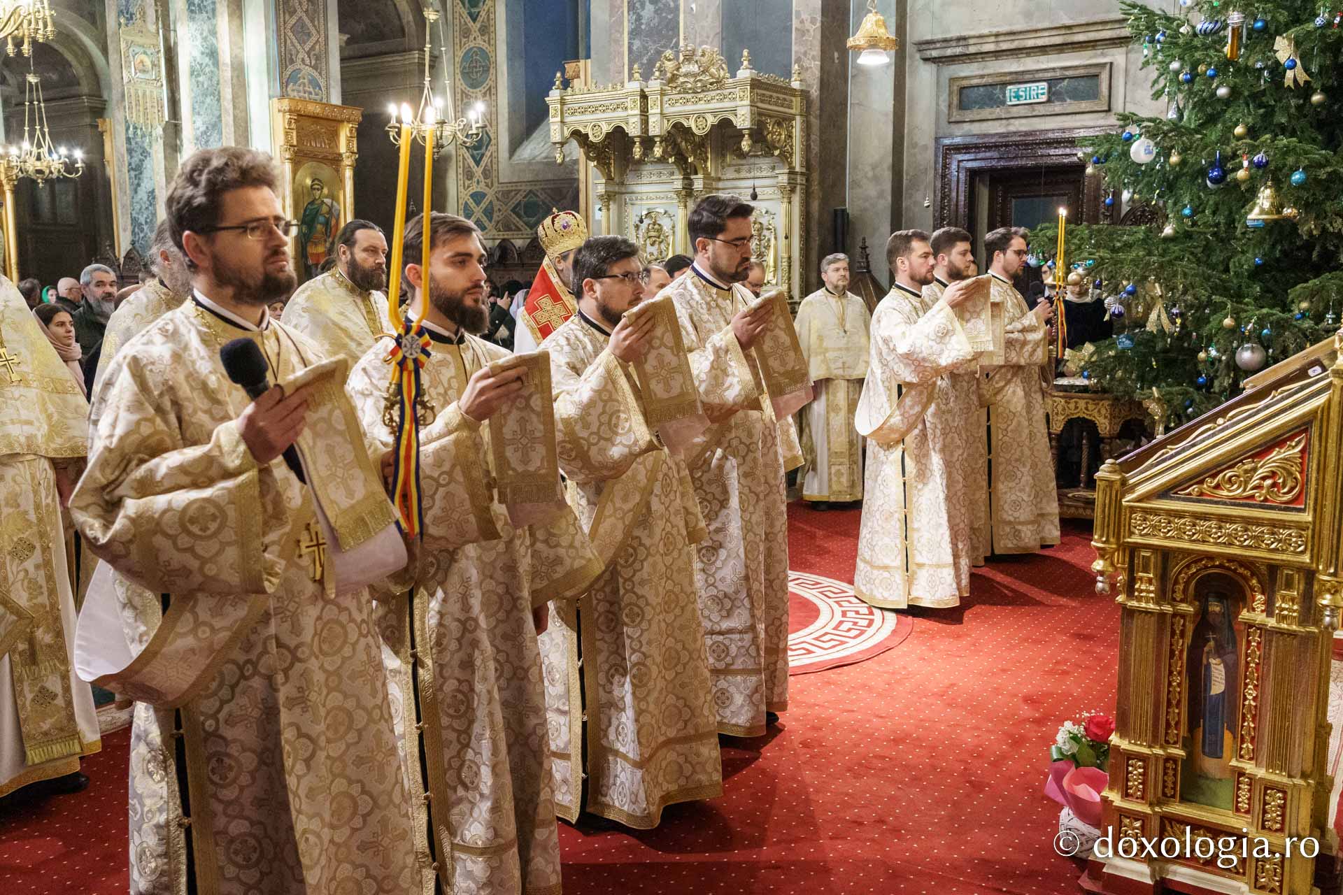 Credincioșii ieșeni au întâmpinat noul an în comuniune duhovnicească