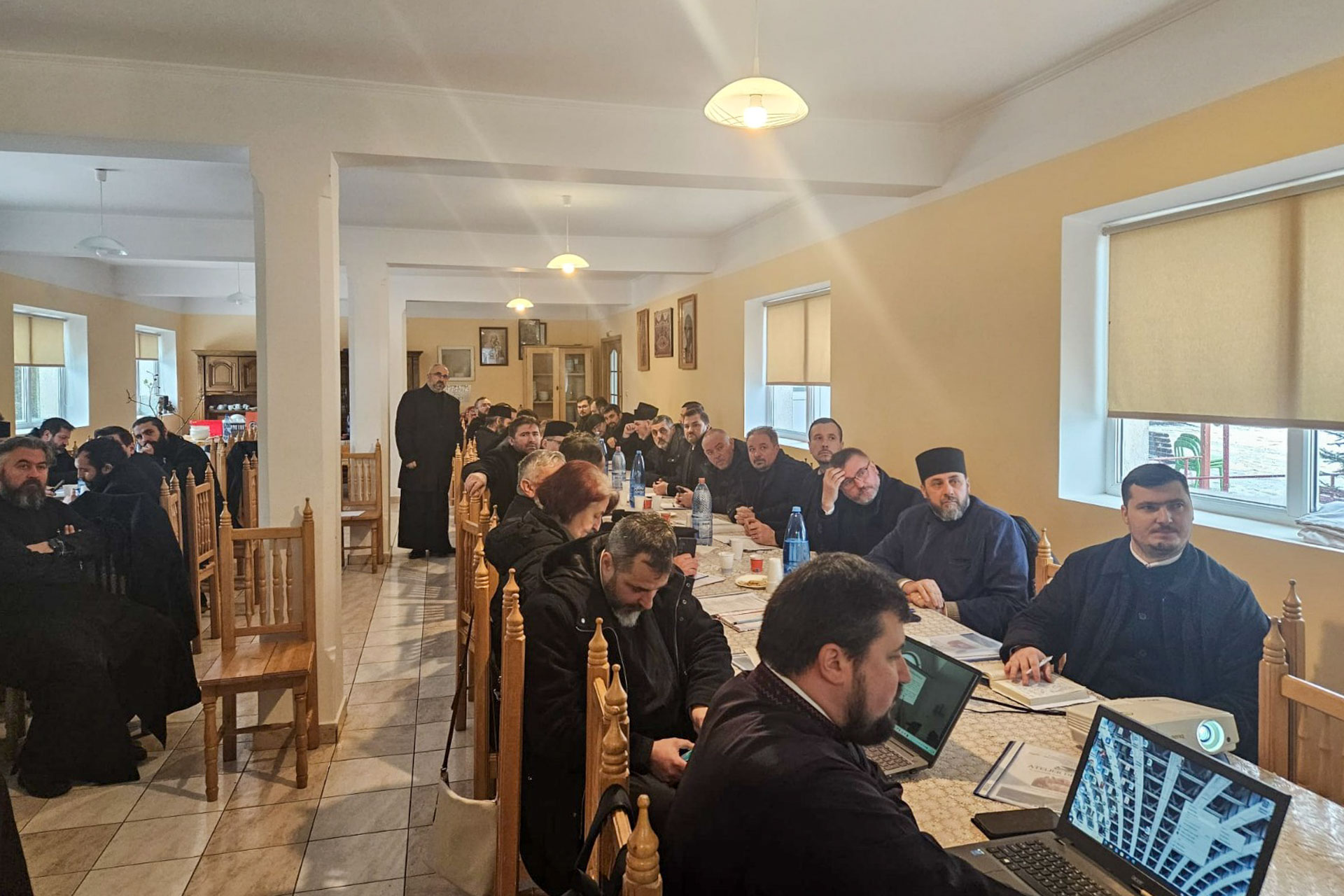 Atelier de lucru la Mănăstirea Știubieni privind Concursul Național Catehetic 2026