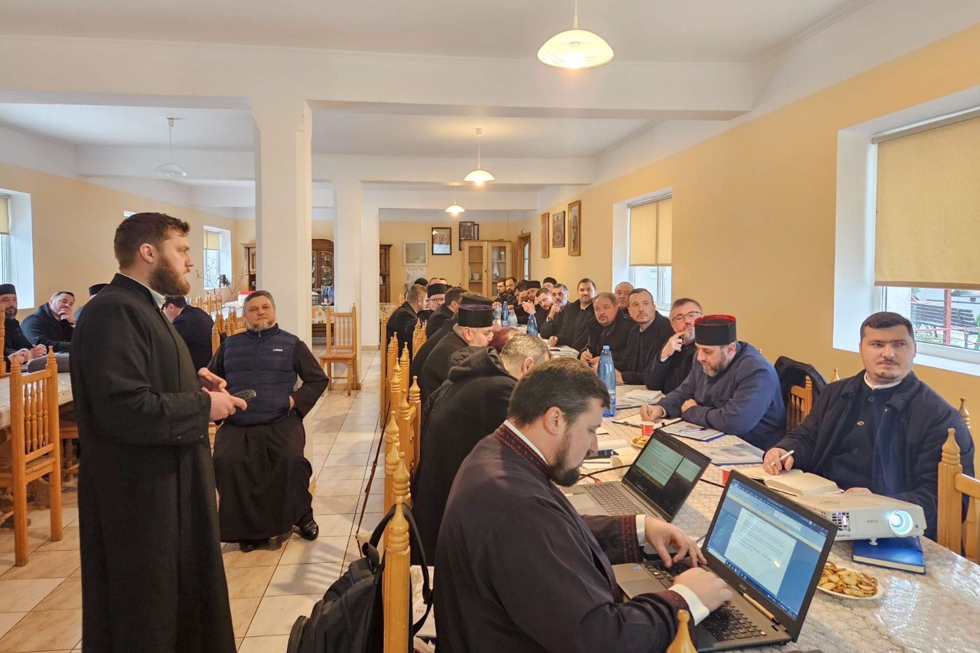 Atelier de lucru la Mănăstirea Știubieni privind Concursul Național Catehetic 2026