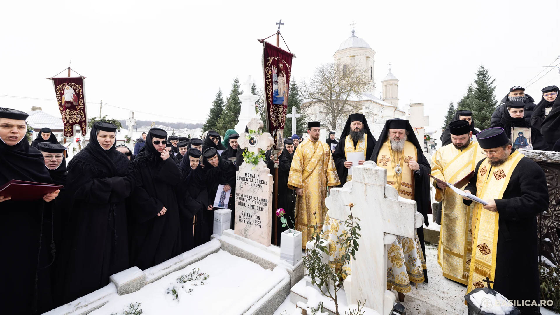 Moaștele Sfintei Cuvioase Elisabeta de la Pasărea au fost deshumate