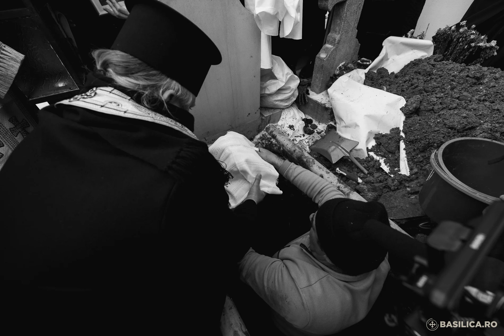 Moaștele Sfintei Cuvioase Elisabeta de la Pasărea au fost deshumate