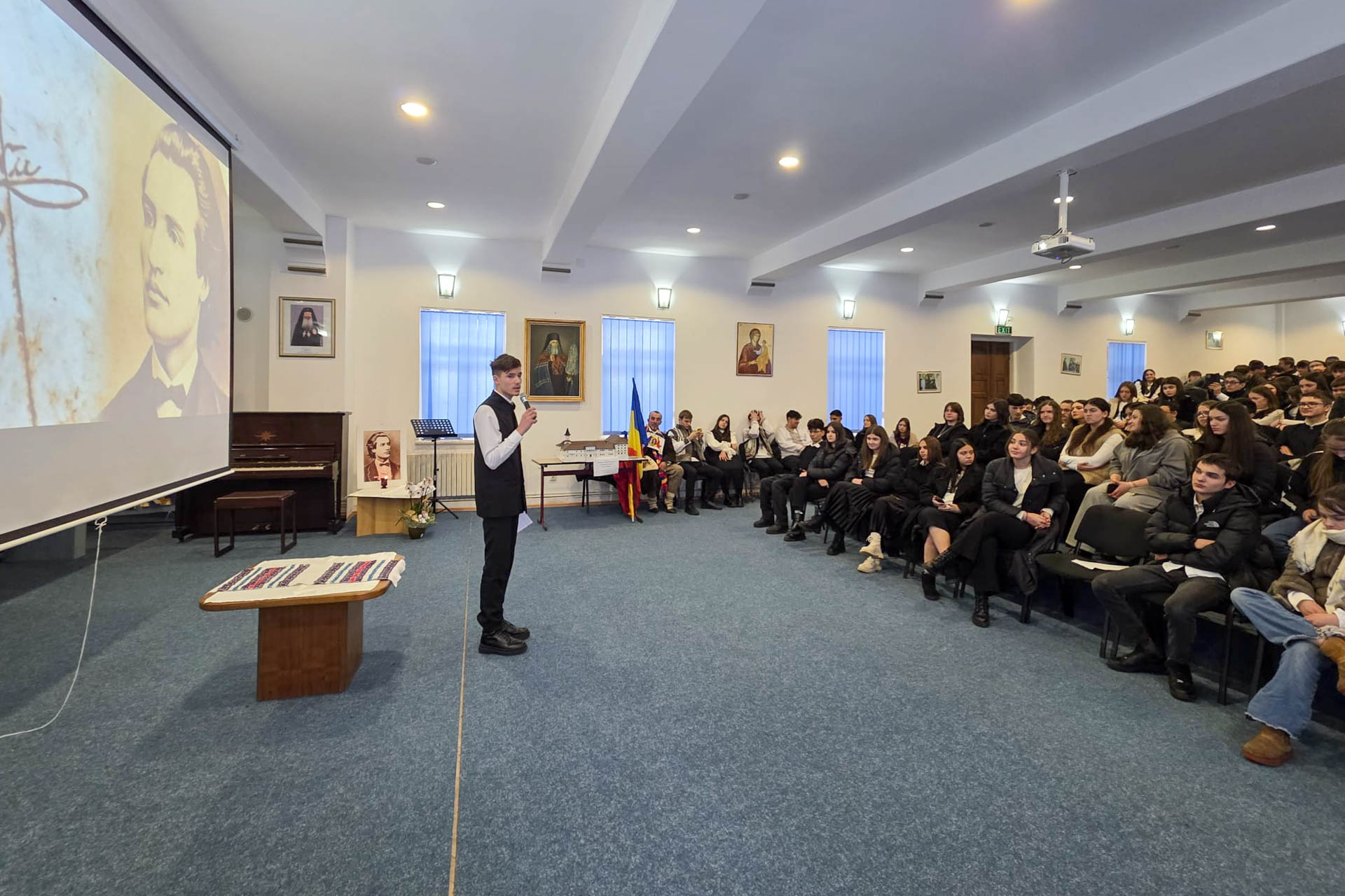 Eminescu, punte între teologie și cultura națională, la Seminarul de la Neamț