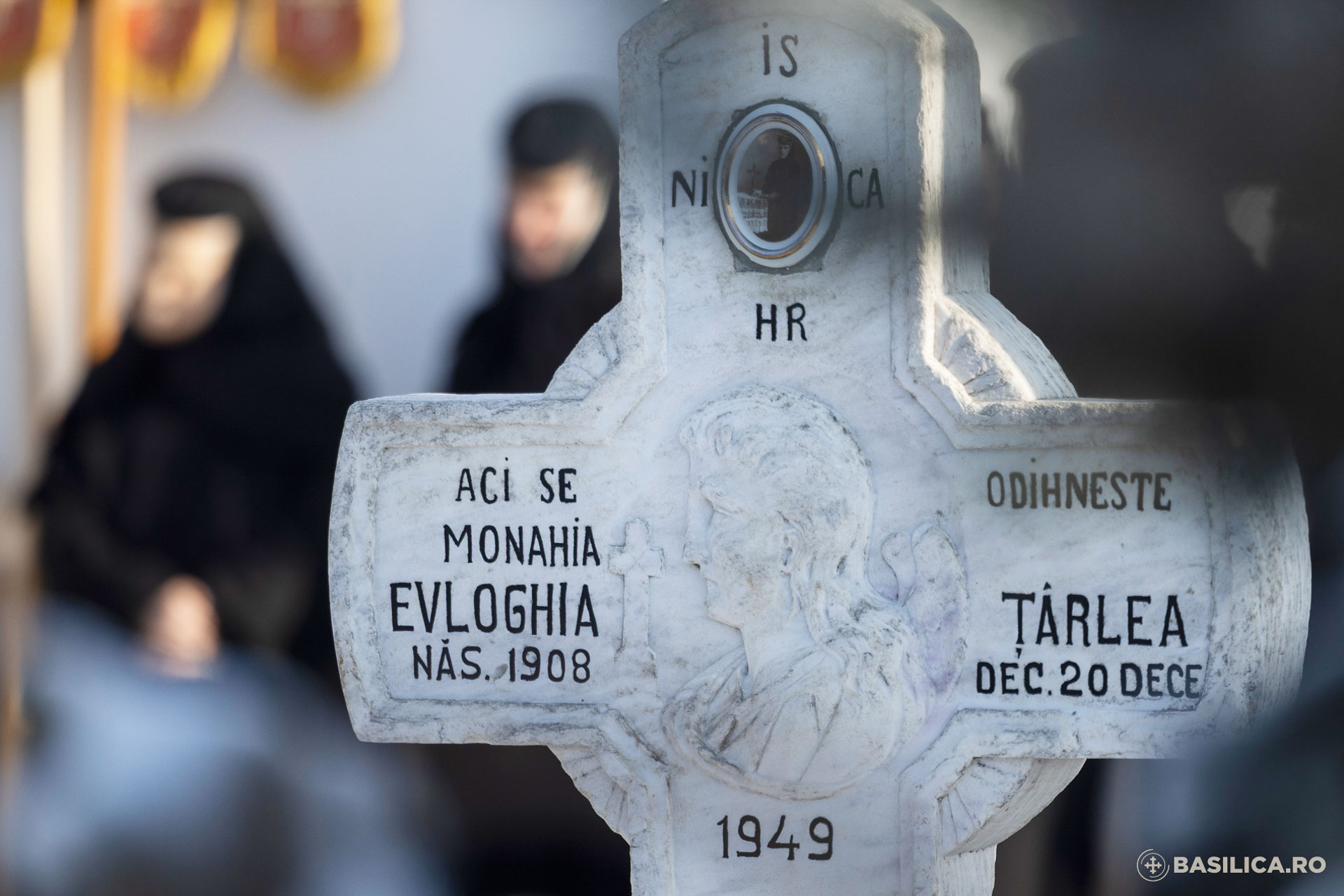 Moaștele Sfintei Cuvioase Mucenițe Evloghia au fost deshumate la Mănăstirea Samurcășești