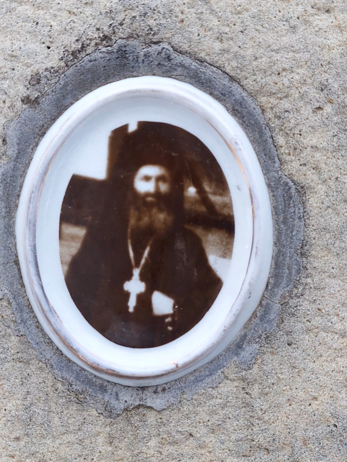 poza de la mormantul parintelui Visarion Prepelita