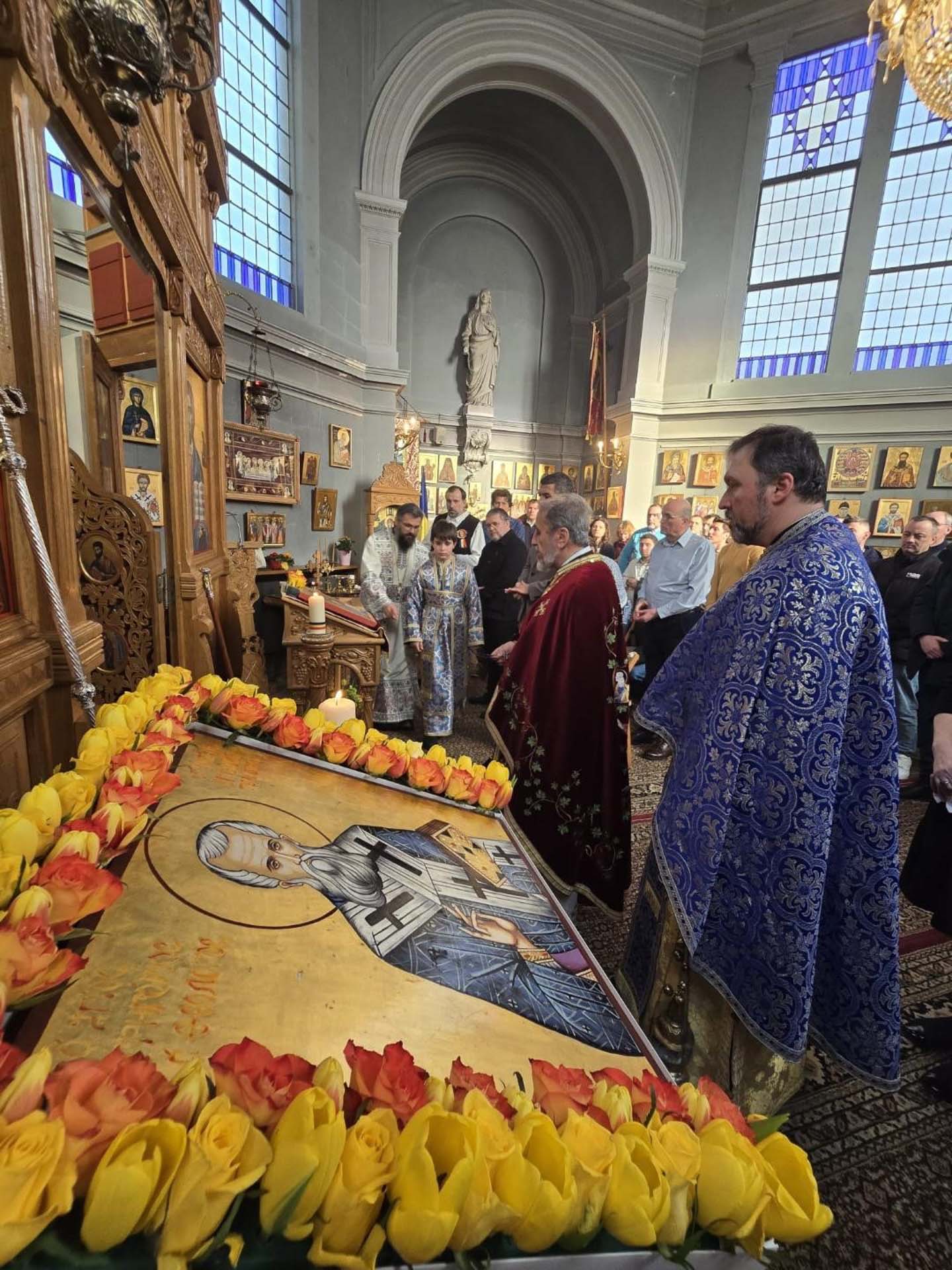 Sfântă Liturghie Arhierească în Parohia „Sfântul Grigorie Teologul” din Schiedam/Rotterdam, la sărbătoarea hramului și împlinirea a 45 de ani de neîntreruptă slujire