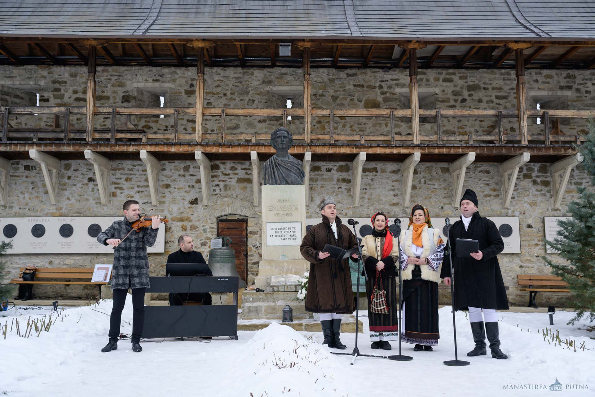 Ziua Culturii Române: Premiile Festivalului Literar „Mihai Eminescu” la Mănăstirea Putna