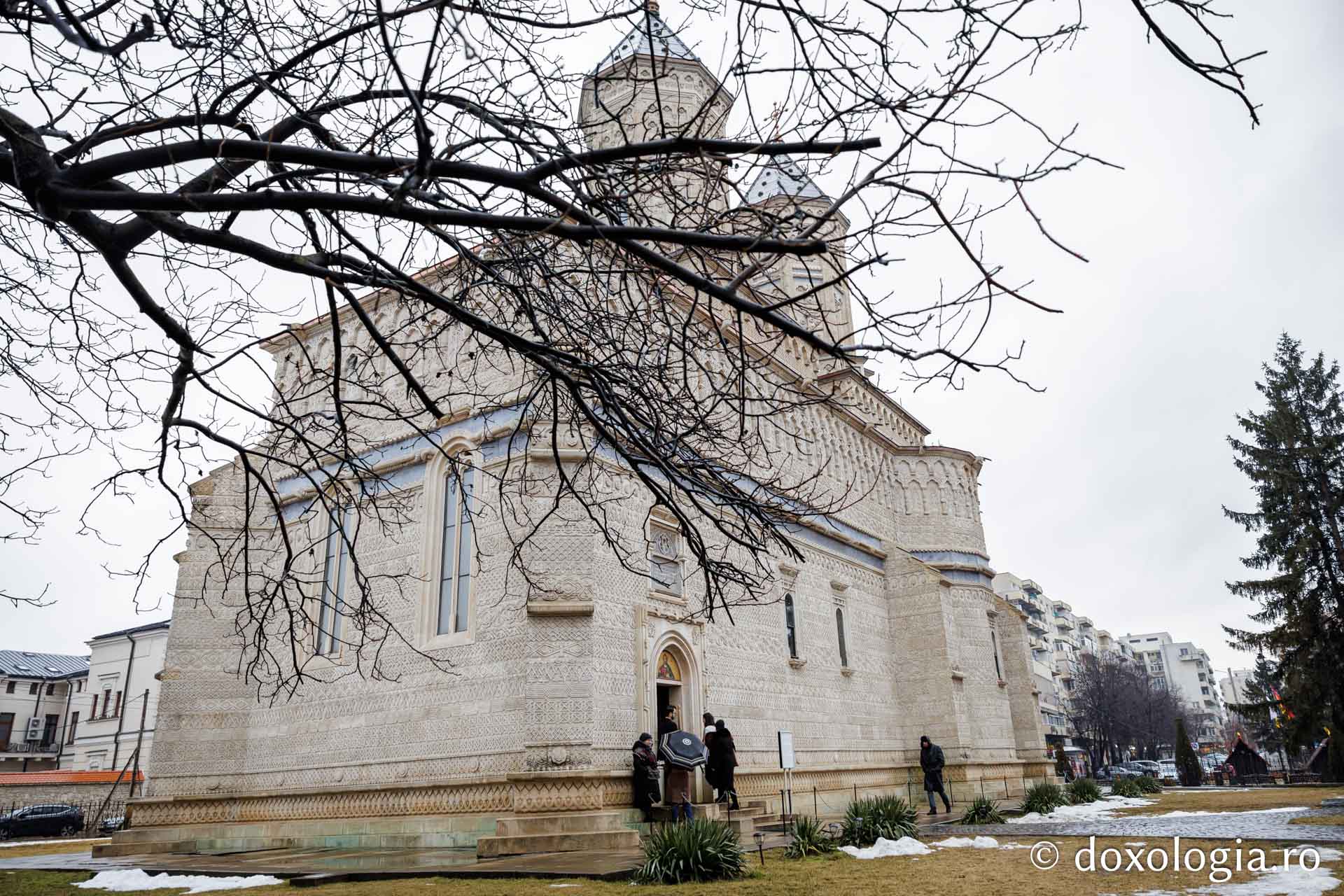 PS Nichifor Botoșăneanul a oficiat Pavecernița Mare la Mănăstirea „Sfinții Trei Ierarhi” din Iași