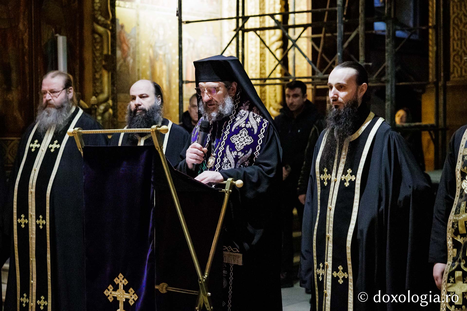 PS Nichifor Botoșăneanul a oficiat Pavecernița Mare la Mănăstirea „Sfinții Trei Ierarhi” din Iași