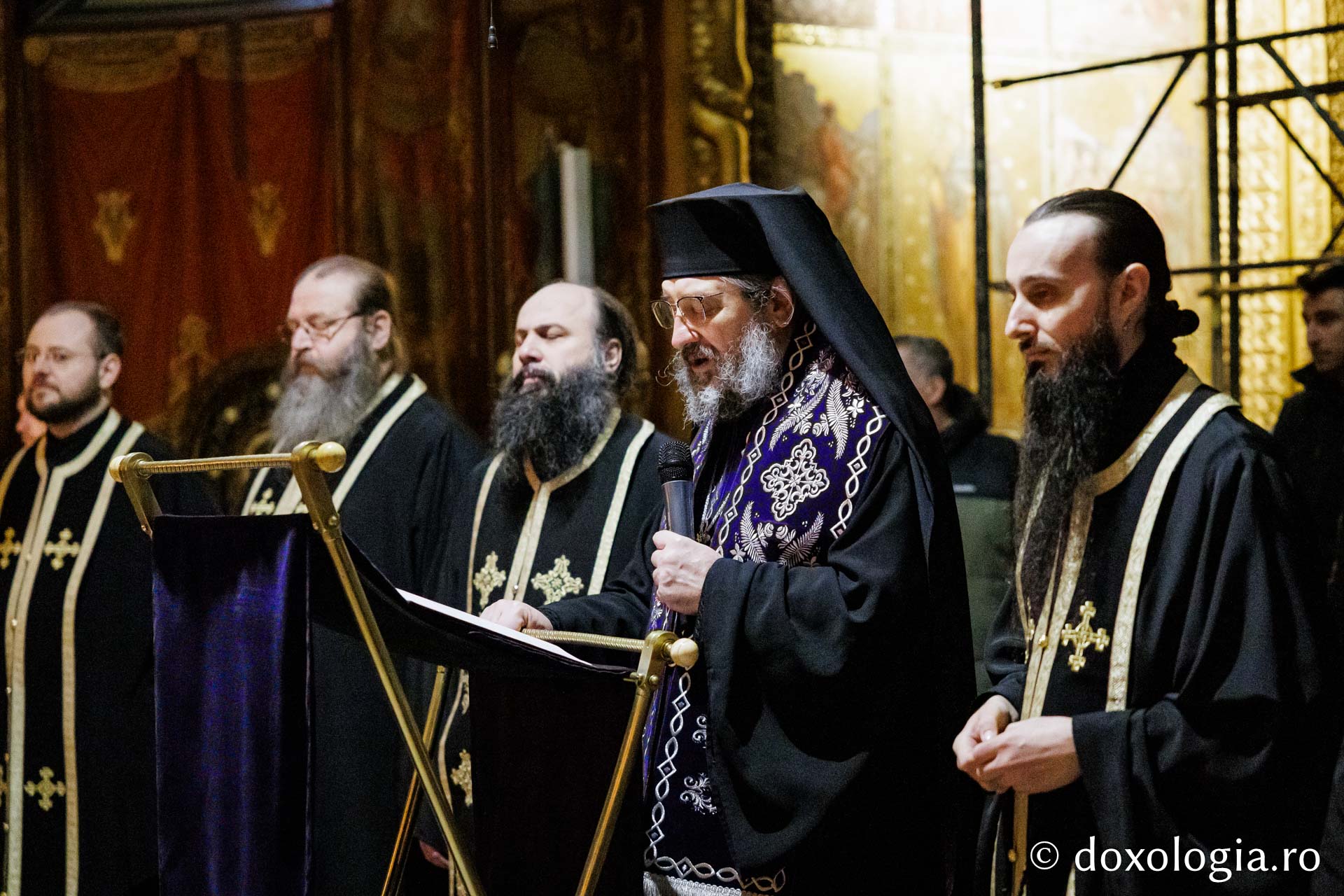 PS Nichifor Botoșăneanul a oficiat Pavecernița Mare la Mănăstirea „Sfinții Trei Ierarhi” din Iași