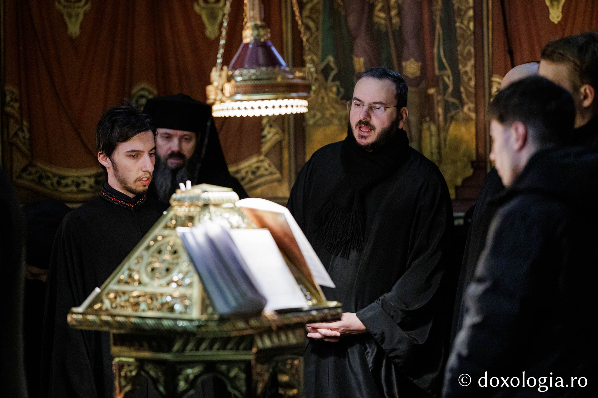 PS Nichifor Botoșăneanul a oficiat Pavecernița Mare la Mănăstirea „Sfinții Trei Ierarhi” din Iași