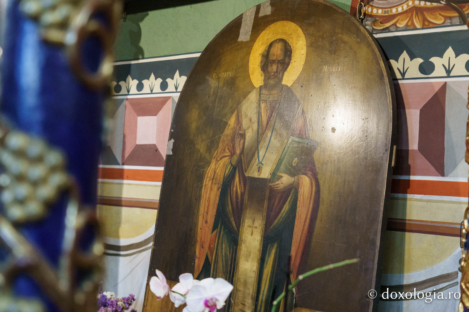 Sfânta Liturghie arhierească la Parohia „Sfântul Sava” din Iași, de sărbătoarea Sfântului Mucenic Trifon